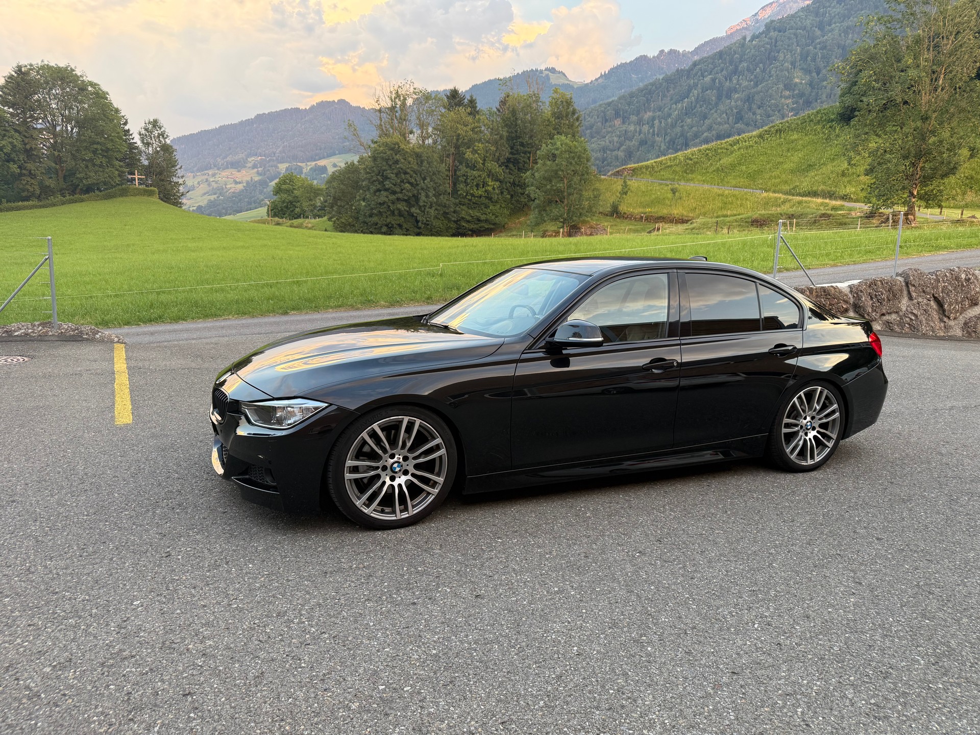 BMW 330d Sport Line Steptronic-image-0