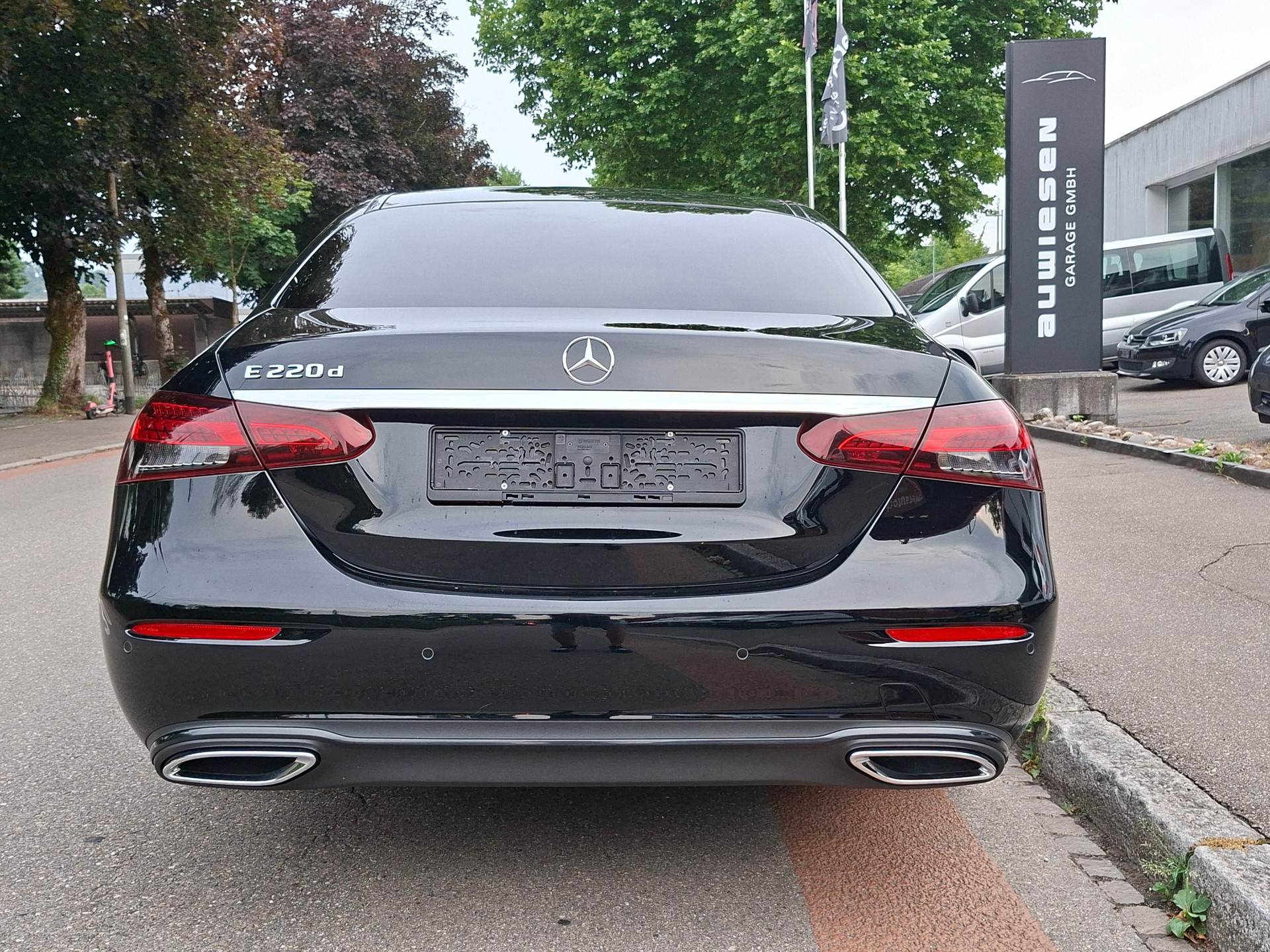 MERCEDES-BENZ E 220 d Avantgarde 9G-Tronic-image-3