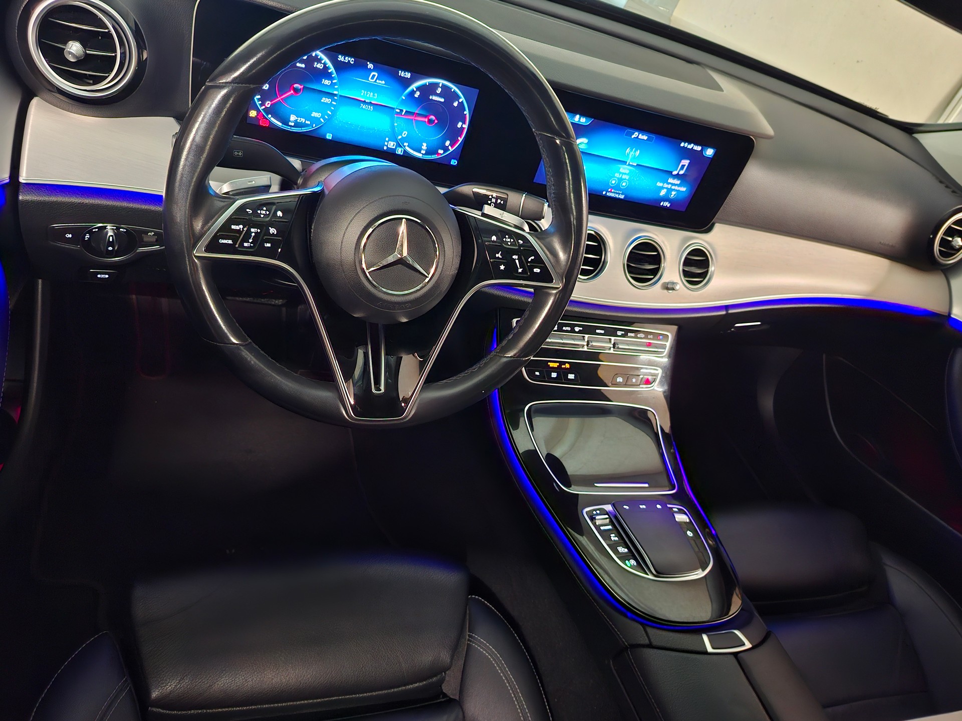 MERCEDES-BENZ E 220 d Avantgarde 9G-Tronic-image-9