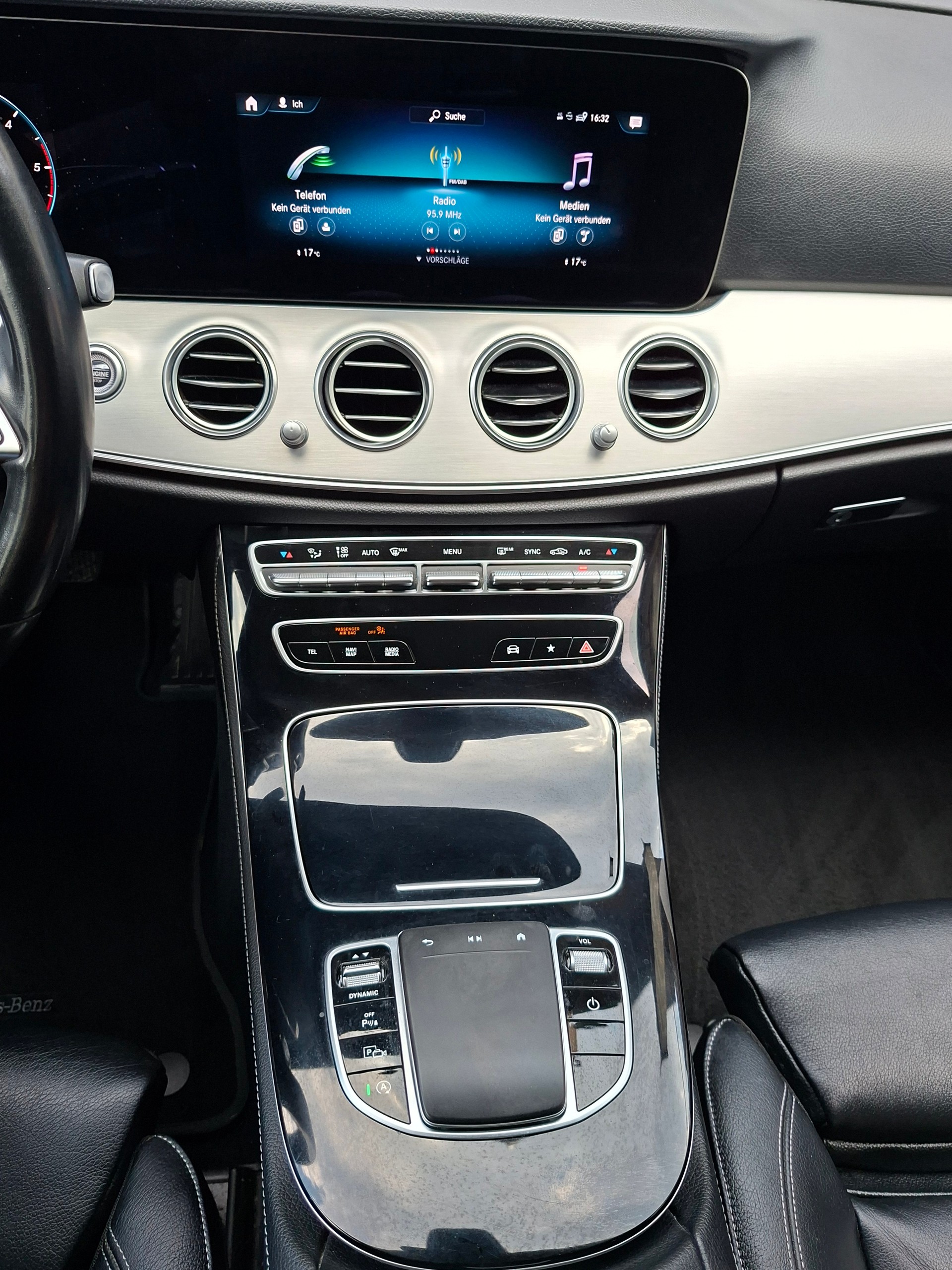 MERCEDES-BENZ E 220 d Avantgarde 9G-Tronic-image-7