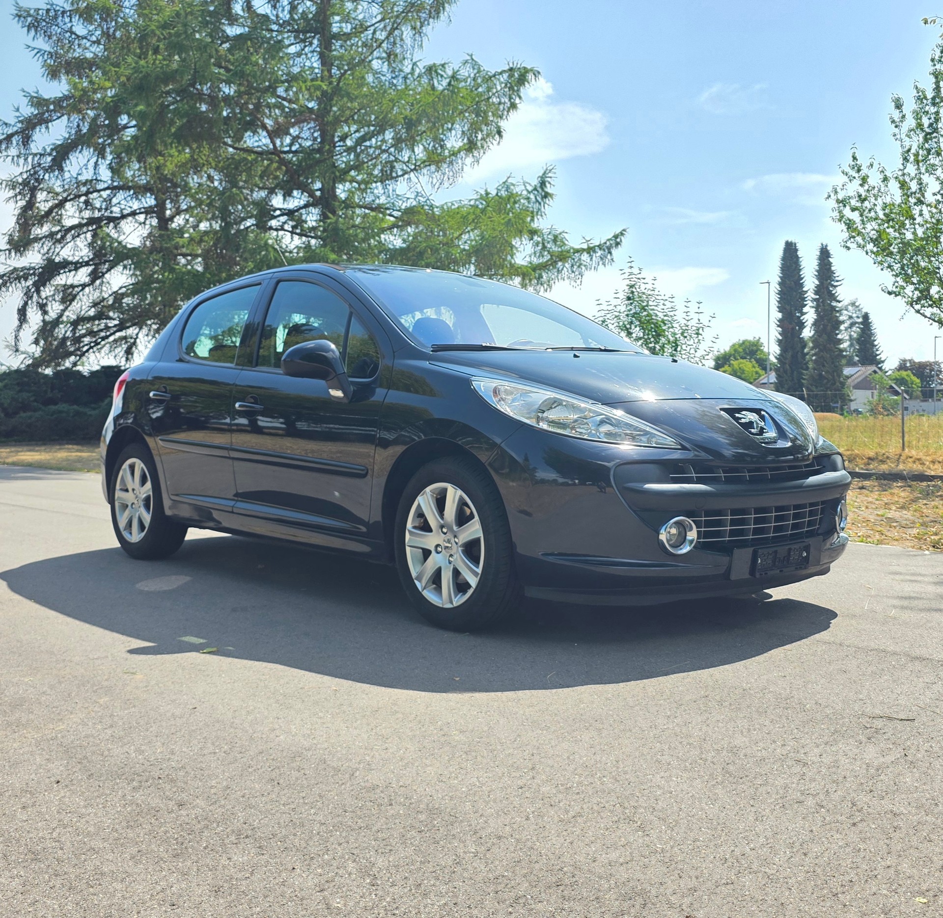PEUGEOT 207 1.6 16V XT-image-1