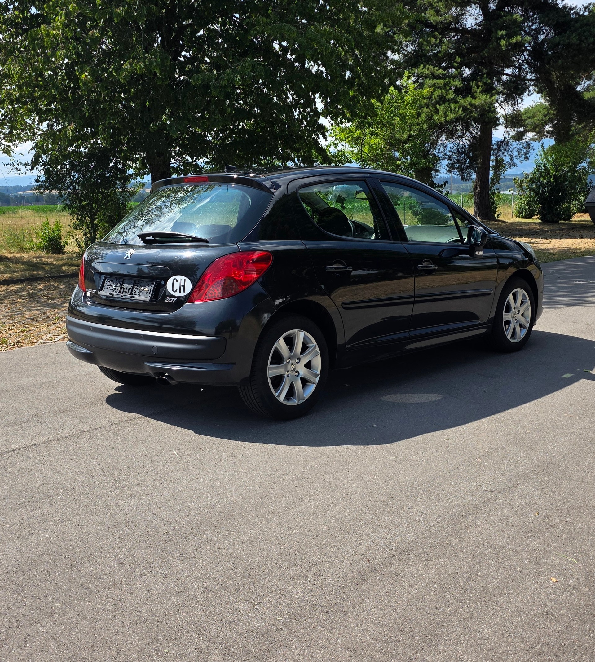 PEUGEOT 207 1.6 16V XT-image-2
