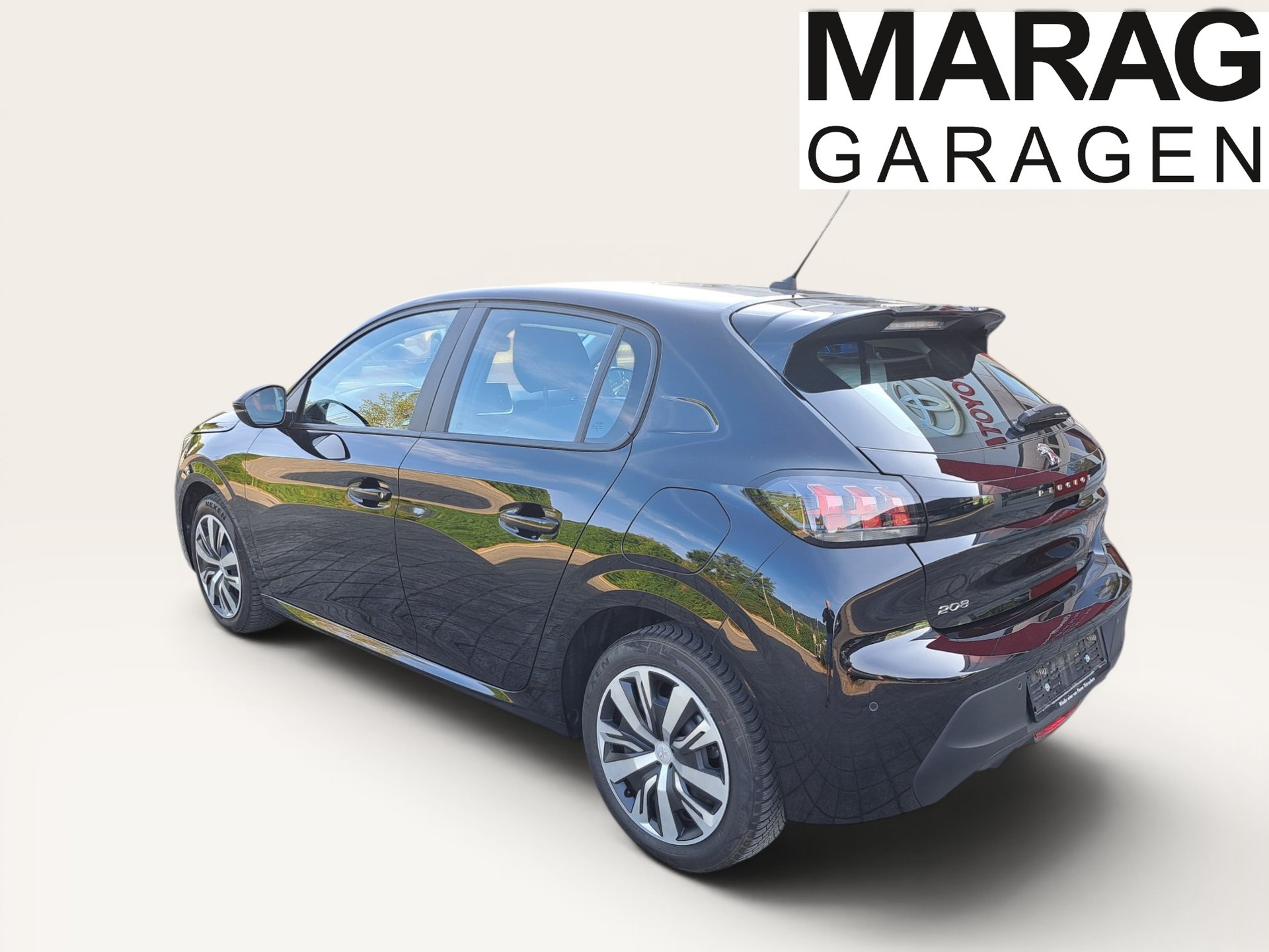 PEUGEOT 208 1.2 PureTech Active Pack EAT8-image-8