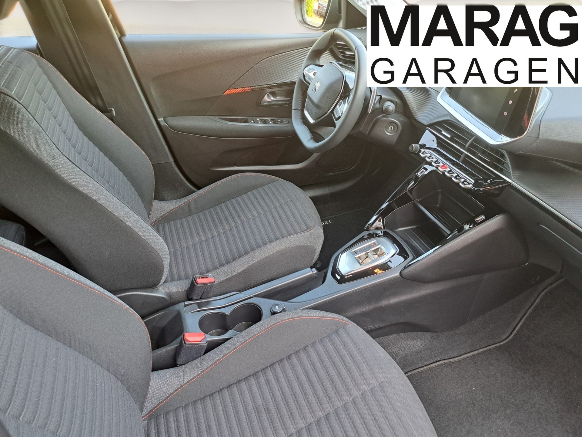 PEUGEOT 208 1.2 PureTech Active Pack EAT8-image-3