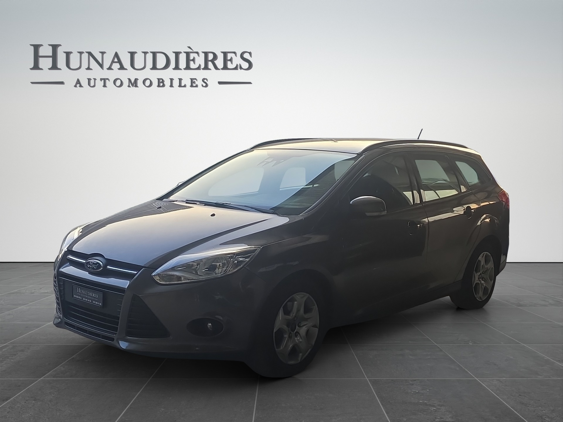 FORD Focus 1.0 SCTi Titanium-image-0