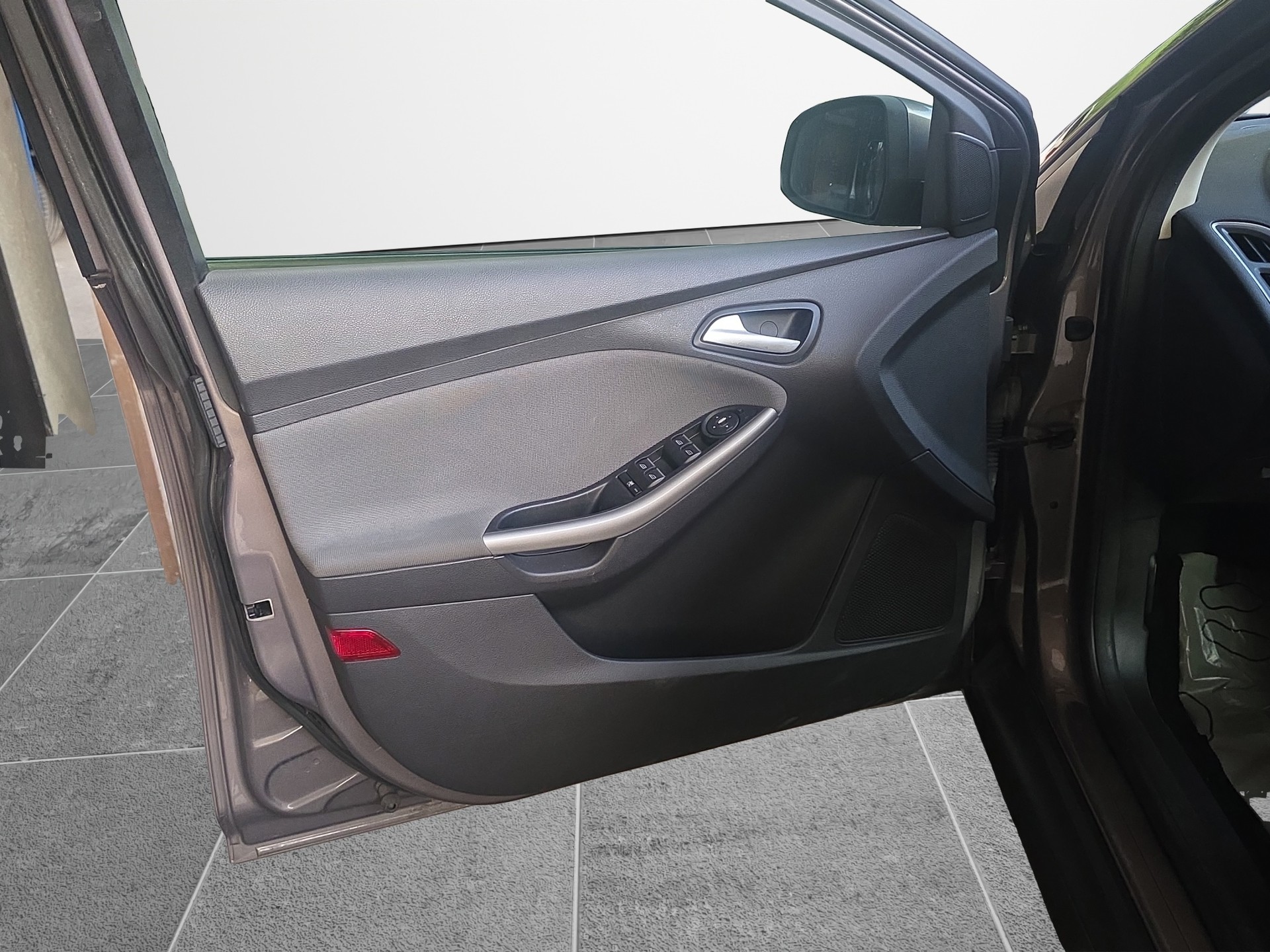 FORD Focus 1.0 SCTi Titanium-image-11