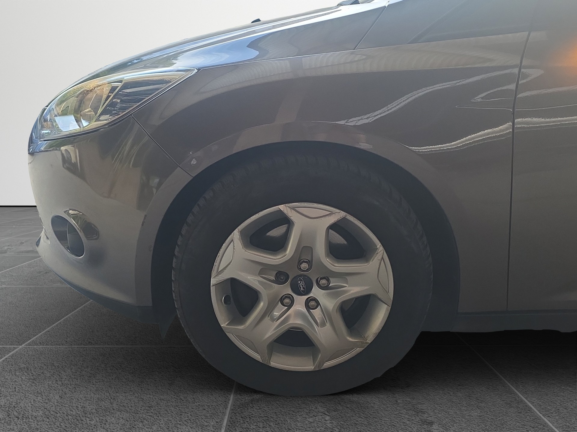 FORD Focus 1.0 SCTi Titanium-image-13