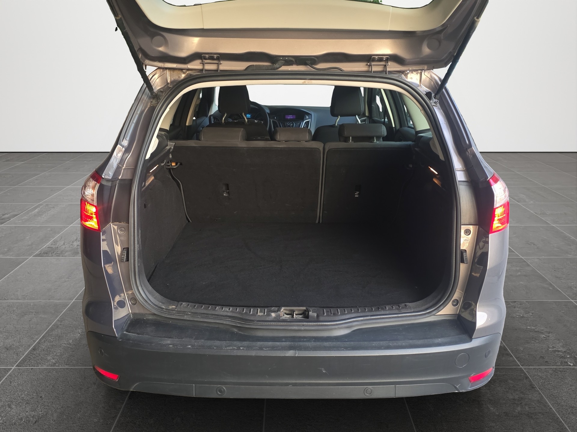 FORD Focus 1.0 SCTi Titanium-image-12