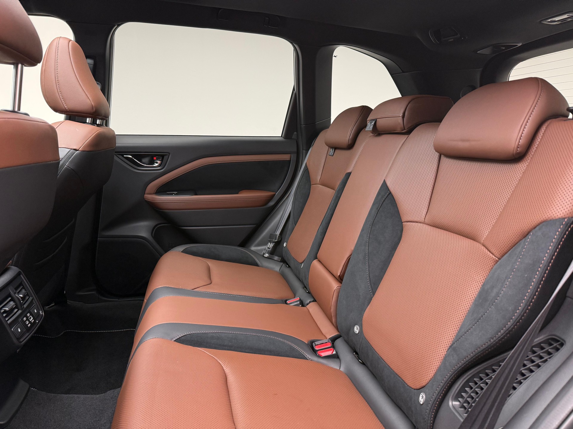 SUBARU Forester Station 2.0i e-Boxer Luxury-image-6