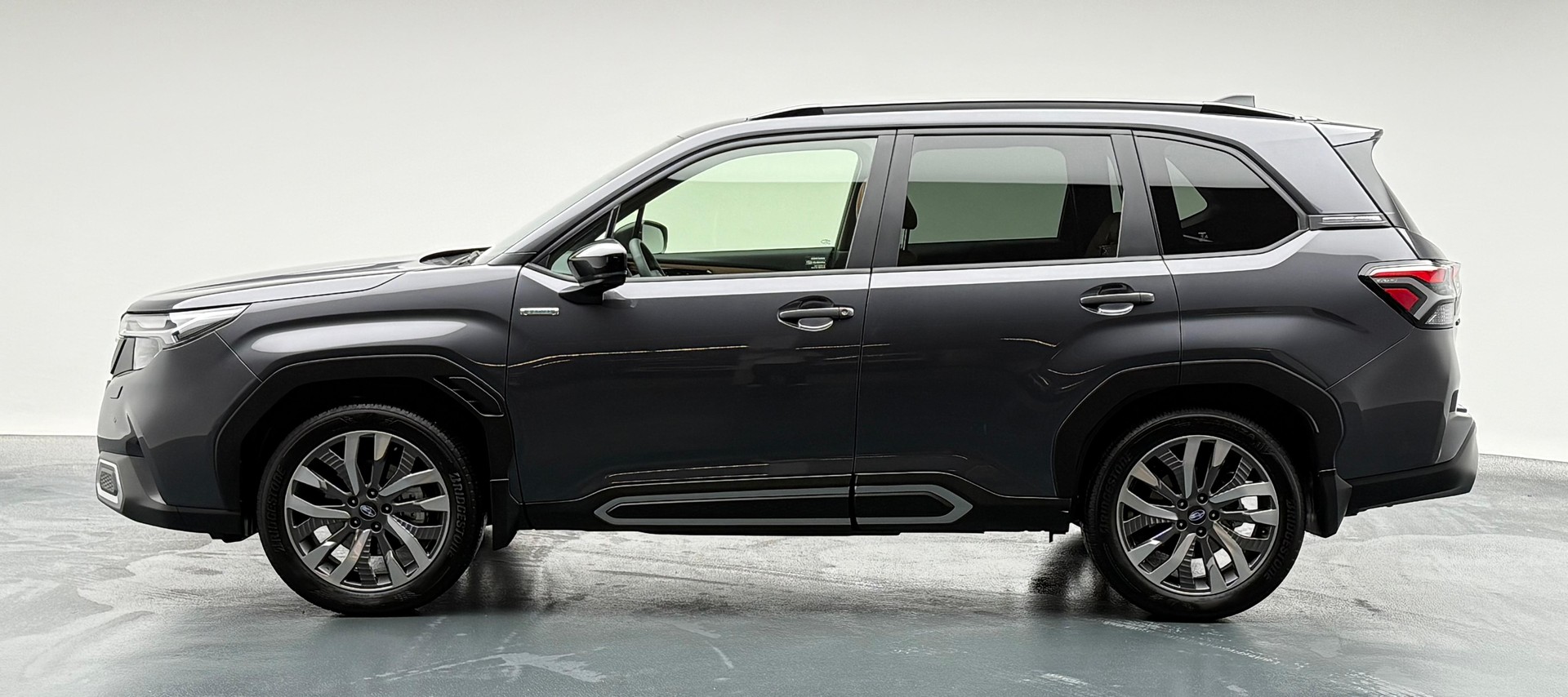 SUBARU Forester Station 2.0i e-Boxer Luxury-image-3