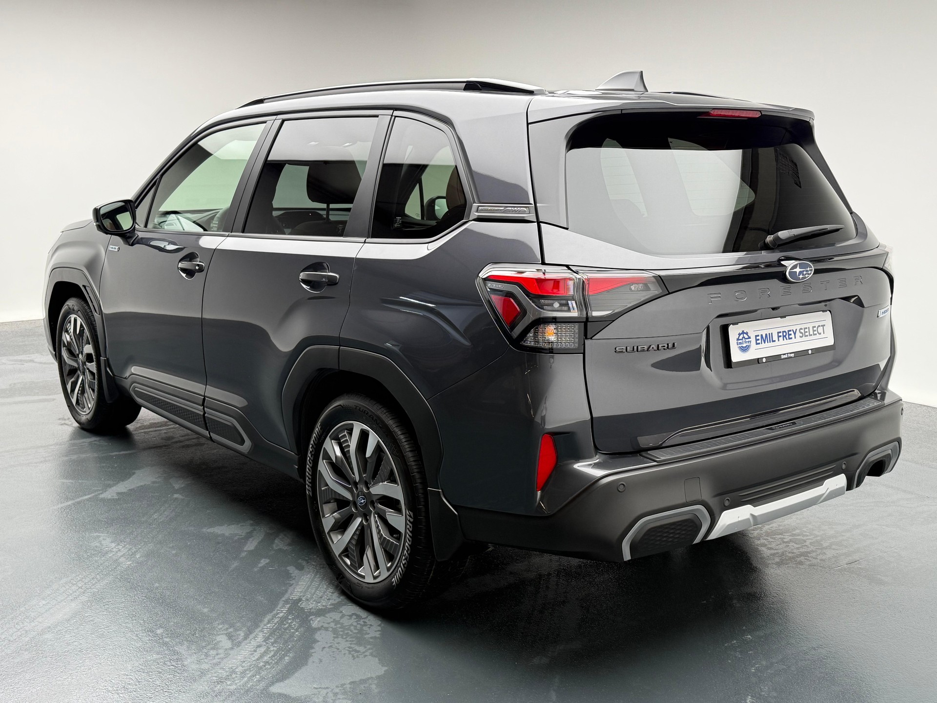 SUBARU Forester Station 2.0i e-Boxer Luxury-image-9