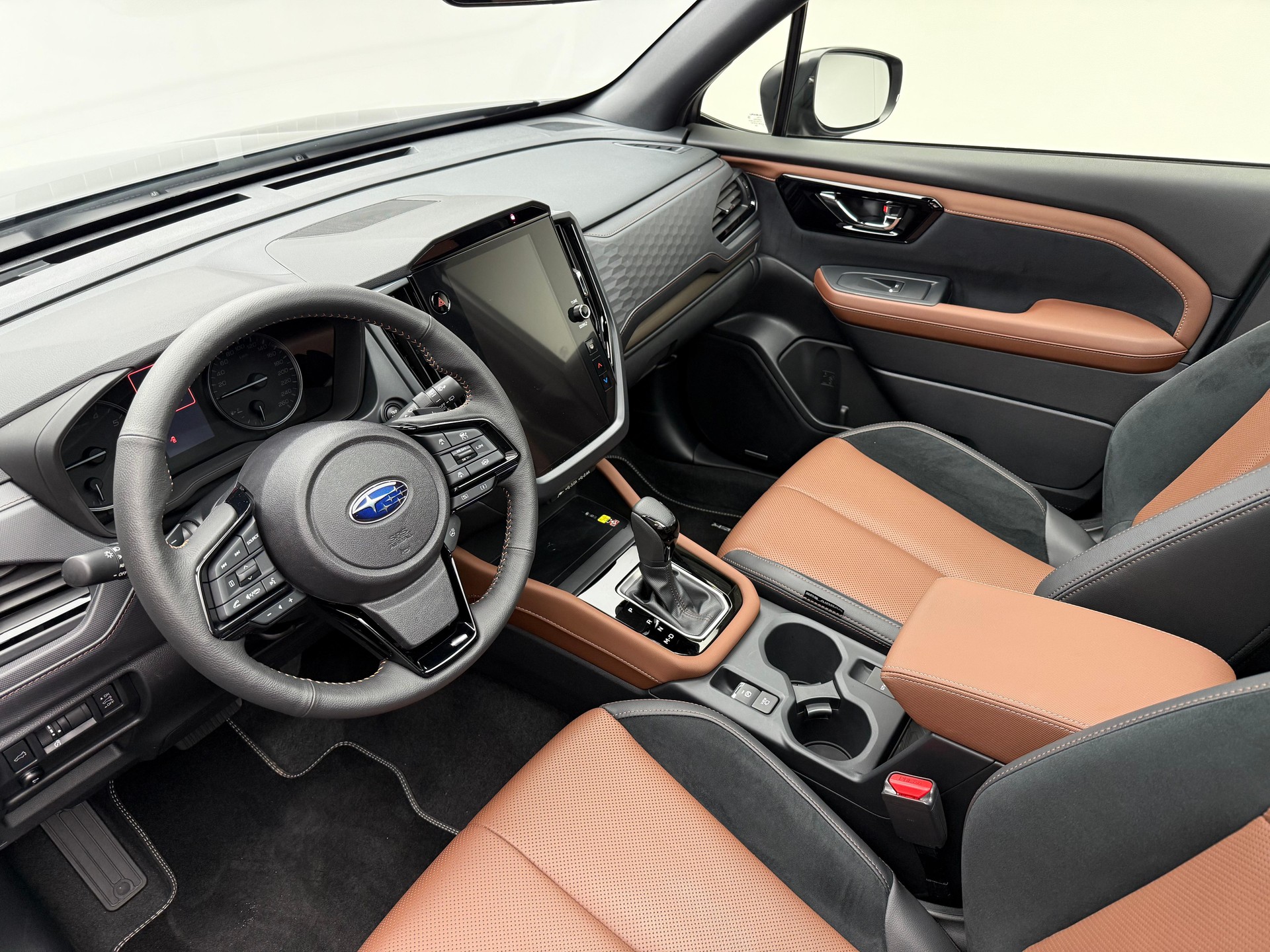 SUBARU Forester Station 2.0i e-Boxer Luxury-image-4
