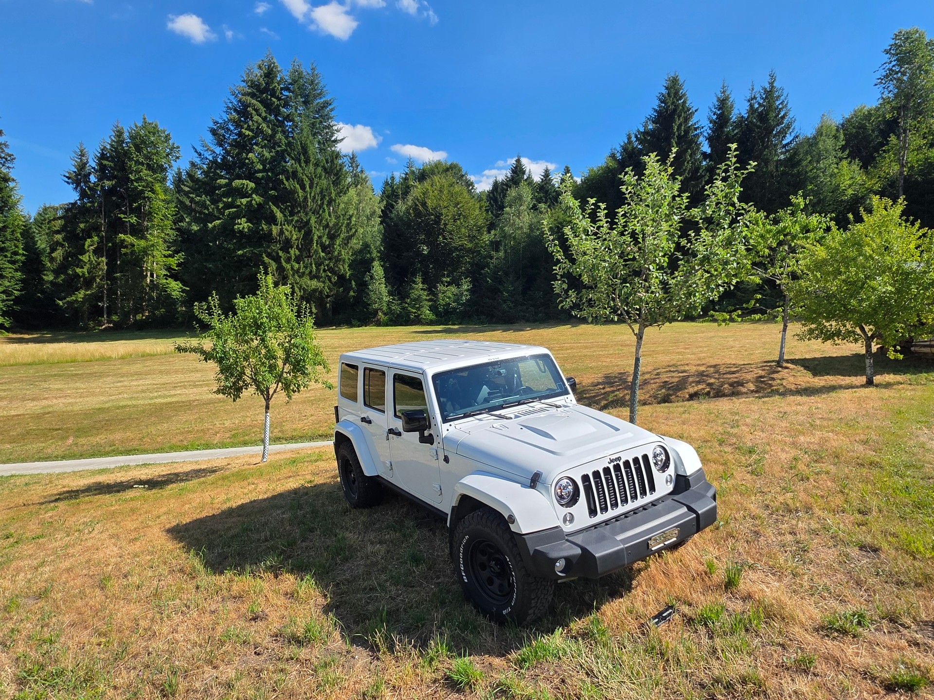 JEEP 2.8 CRD Sahara Unlimited-image-1
