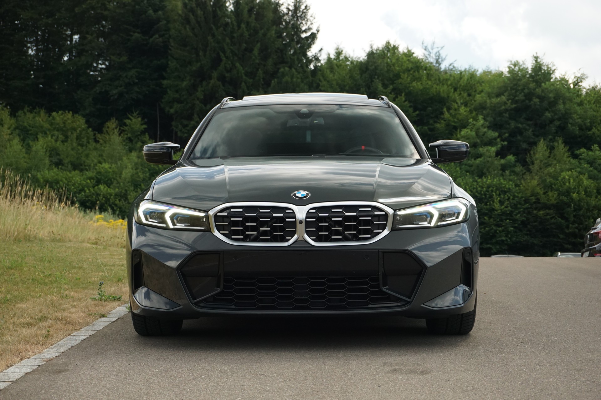 BMW M340i xDrive 48V Touring Steptronic M Sport Pro-image-2