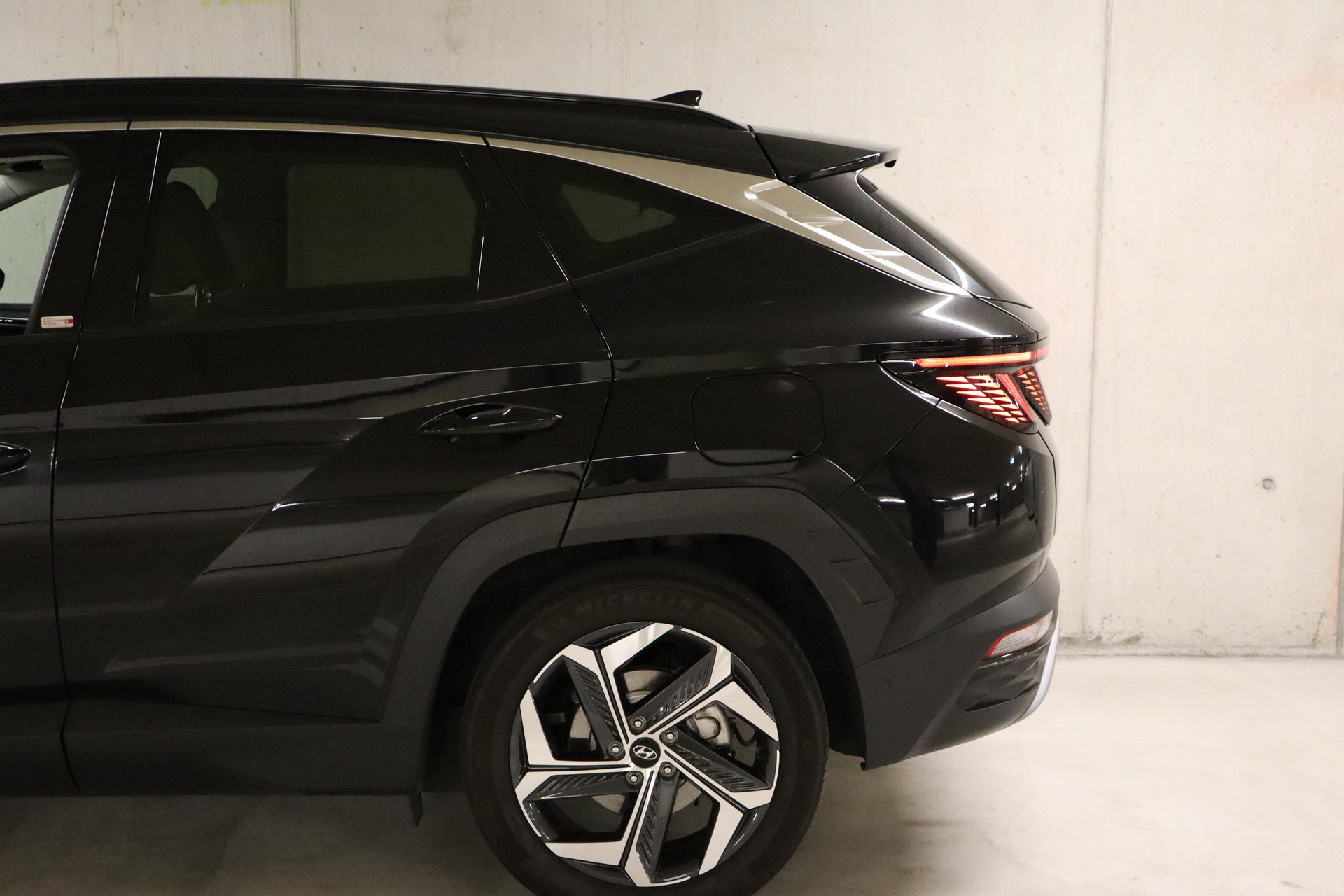 HYUNDAI Tucson 1.6 TGDI PHEV VERTEX 4WD ** FAHRASSISTENZ-PAKET ** 360-GRAD PARKPAKET ** PANO-DACH **-image-7