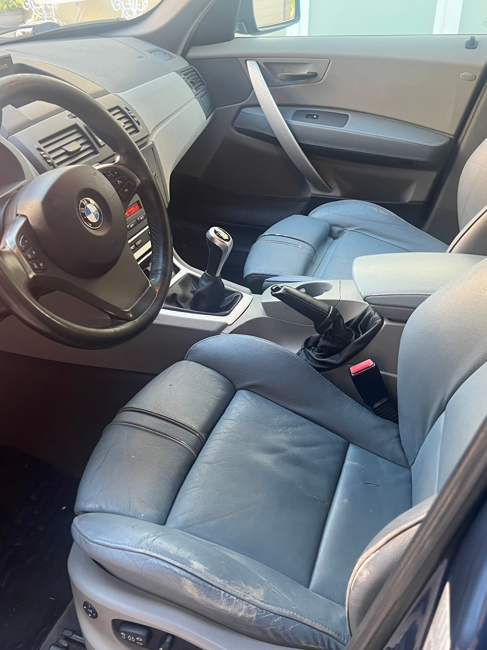 BMW X3 3.0i-image-5