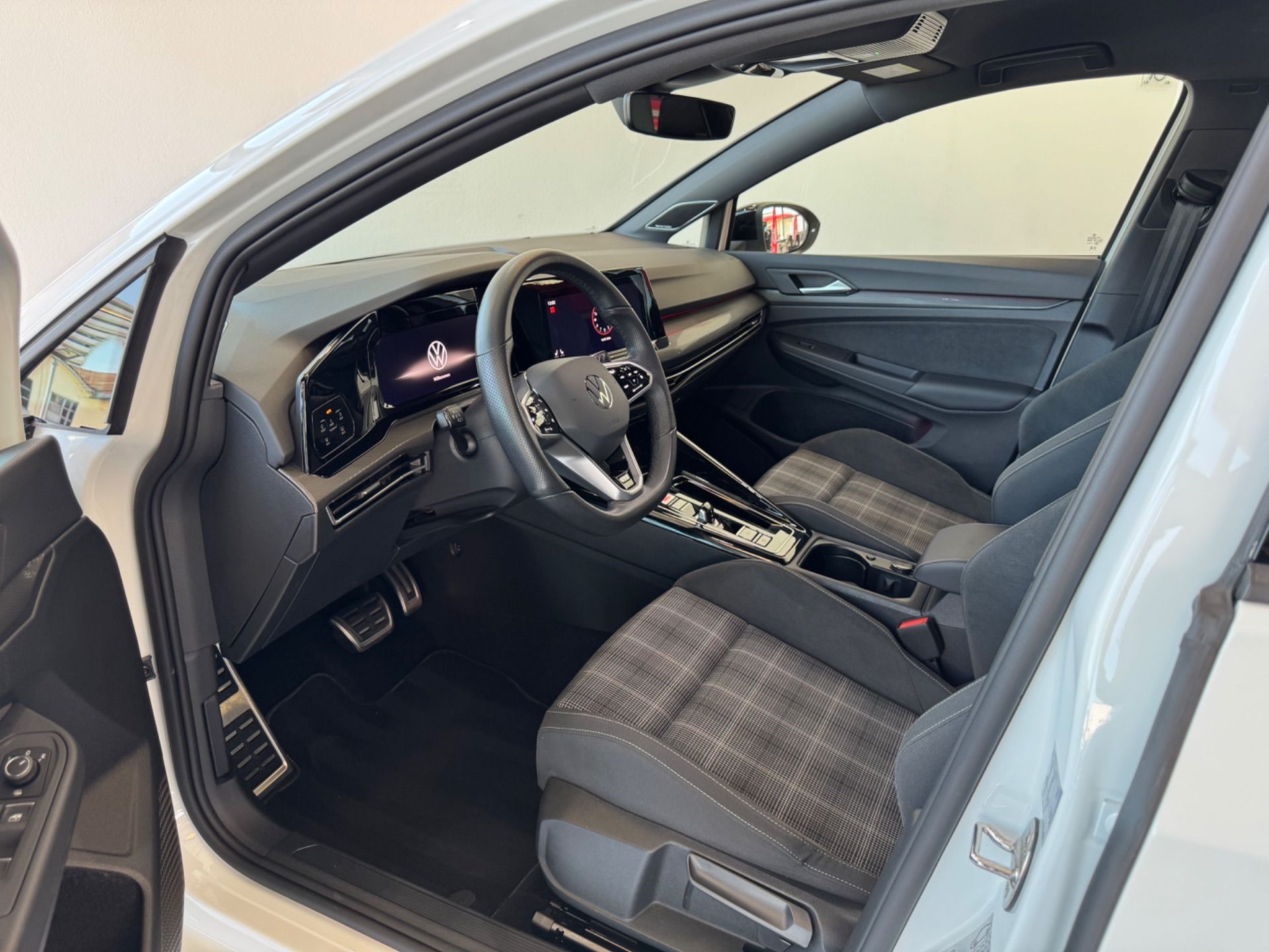 VW Golf 2.0 TDI GTD DSG-image-8