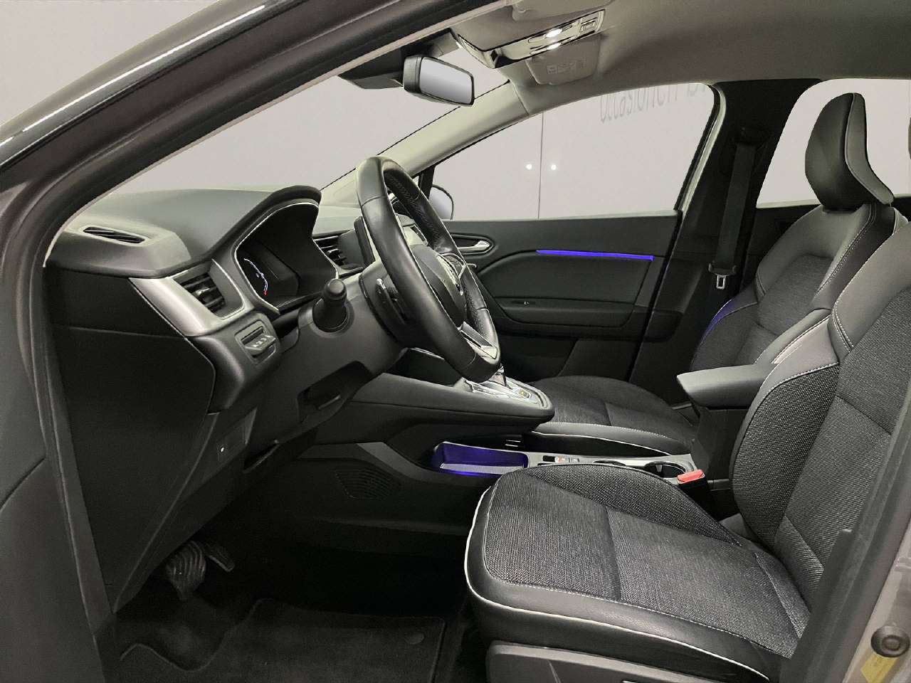 RENAULT Captur 1.3 TCe 140 techno EDC-image-4