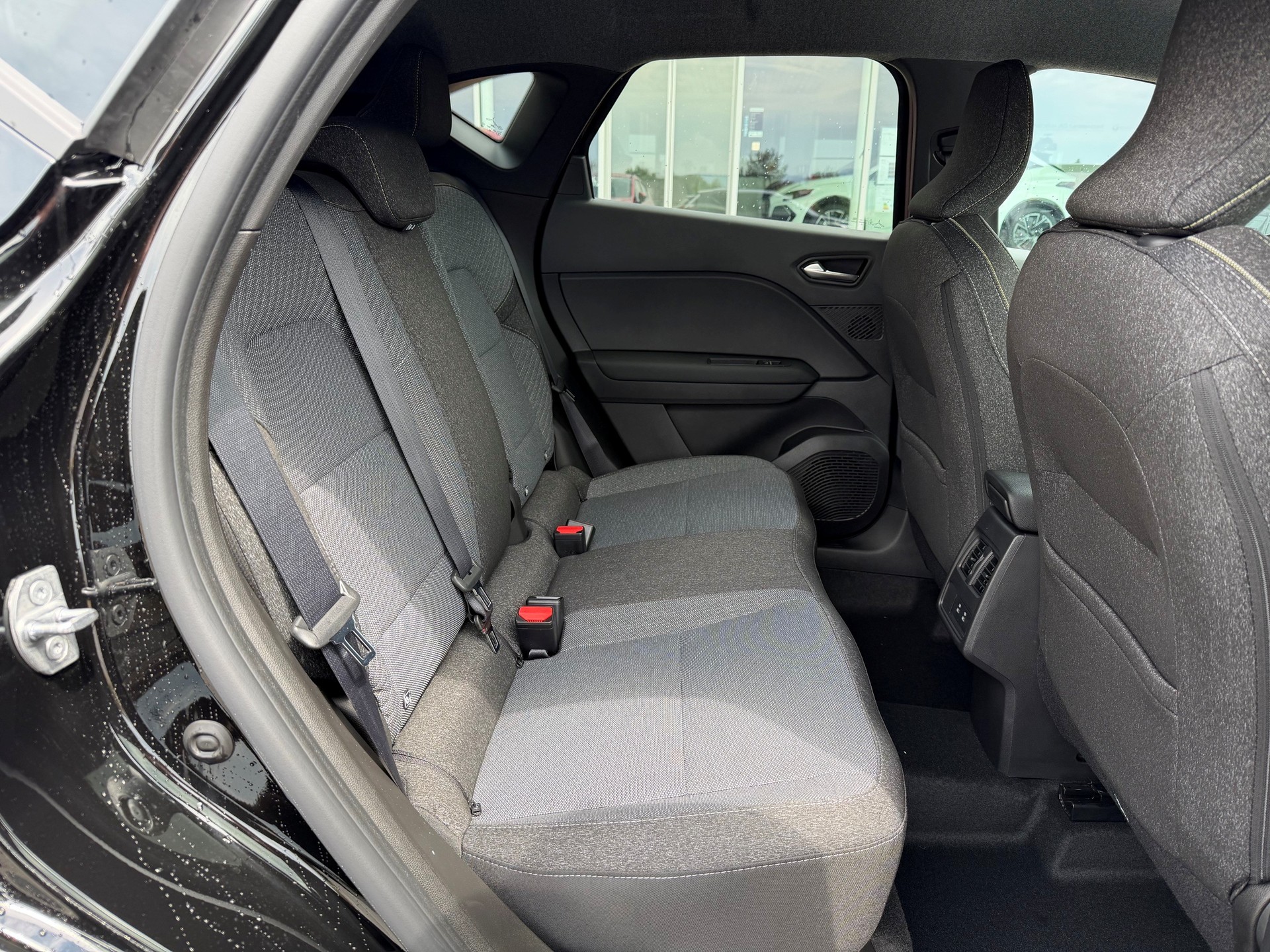 RENAULT Captur 1.8 E-Tech 160 Techno DHT-image-9