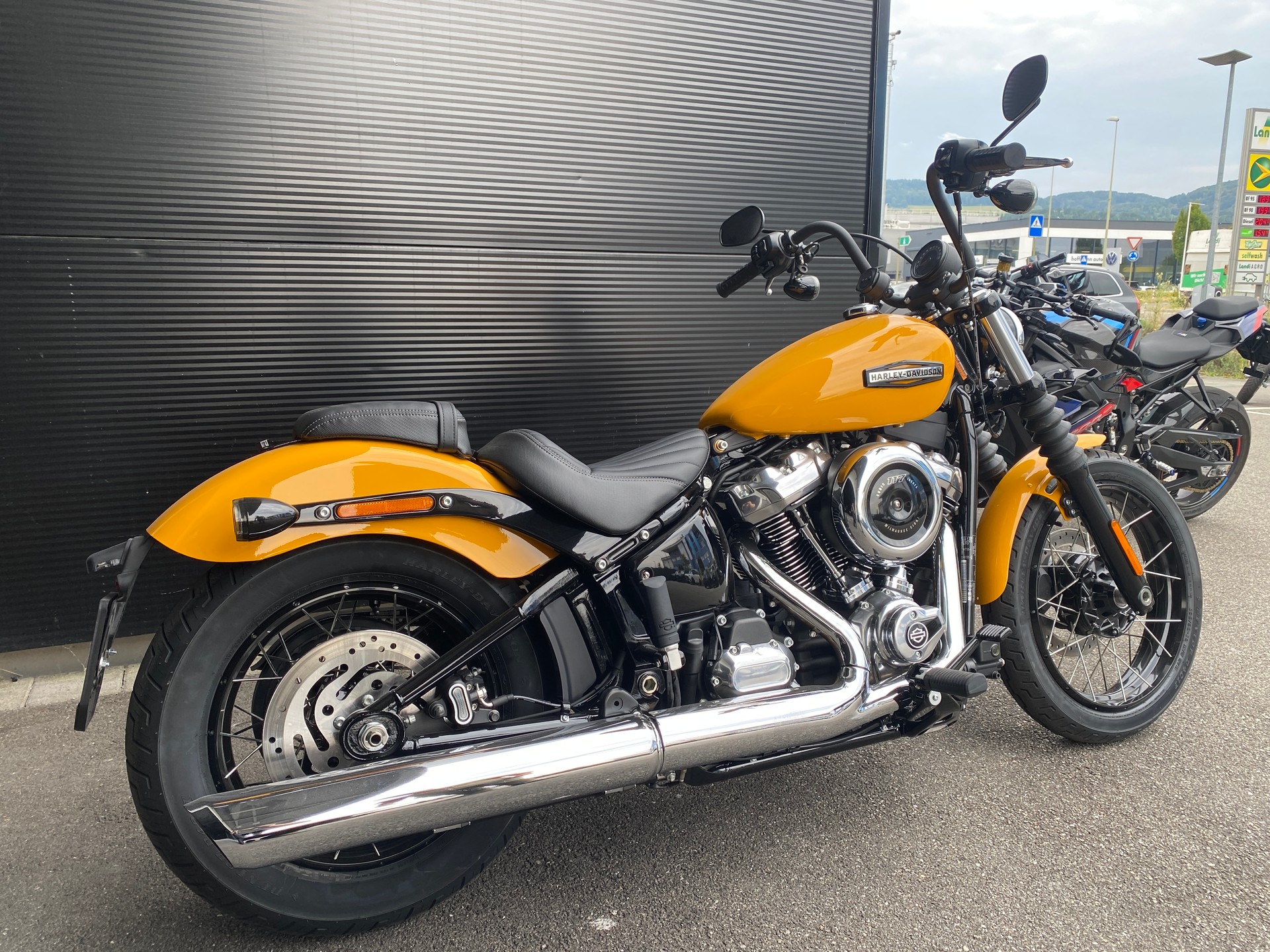 HARLEY-DAVIDSON FXBB Street Bob 117ci-showroom-element-1