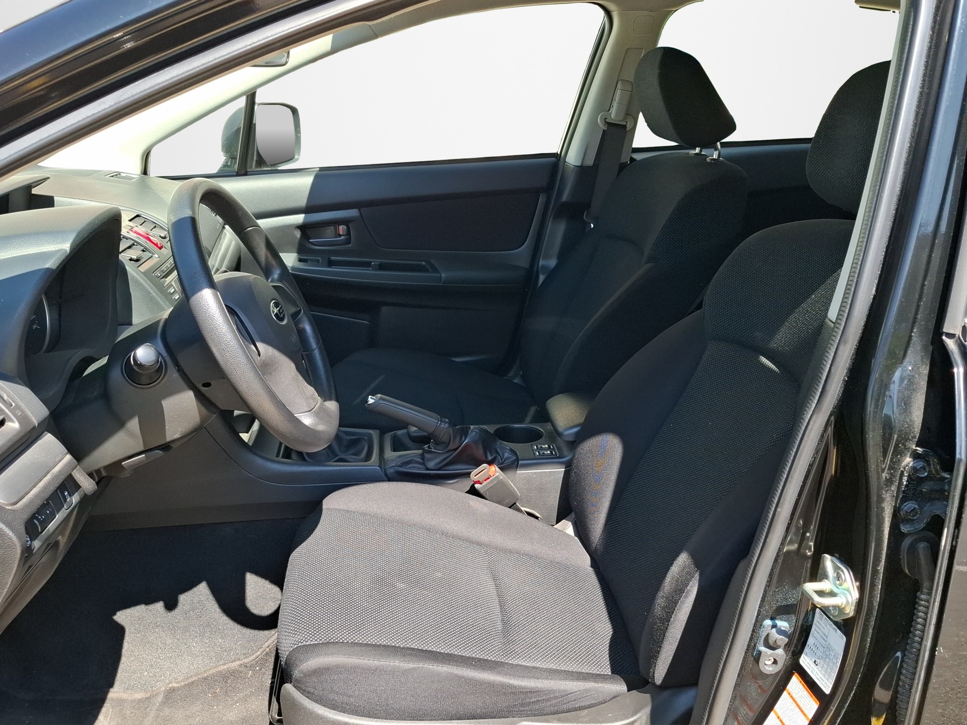 SUBARU Impreza 1.6 Swiss one-image-12