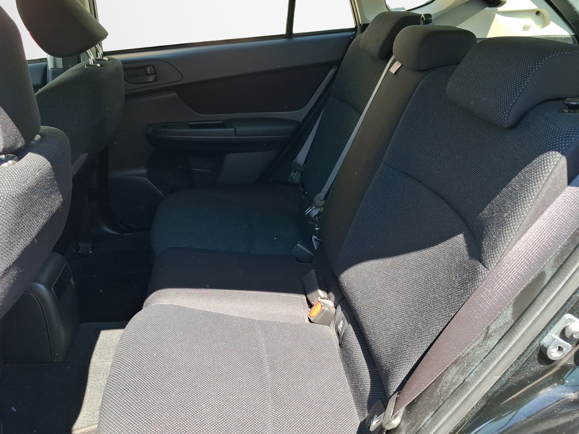 SUBARU Impreza 1.6 Swiss one-image-14