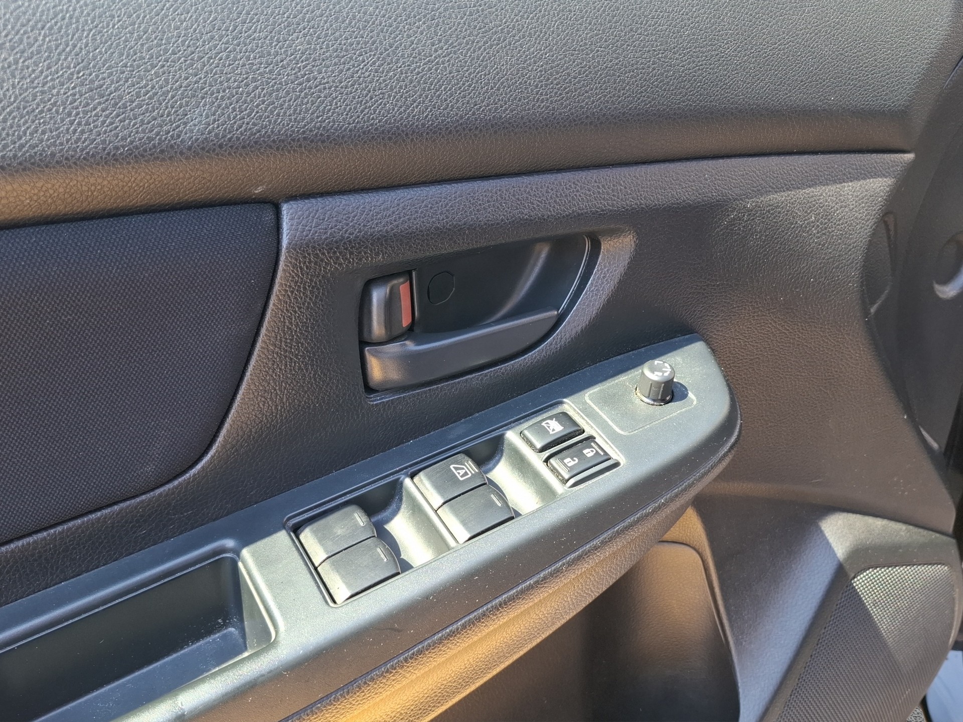 SUBARU Impreza 1.6 Swiss one-image-15