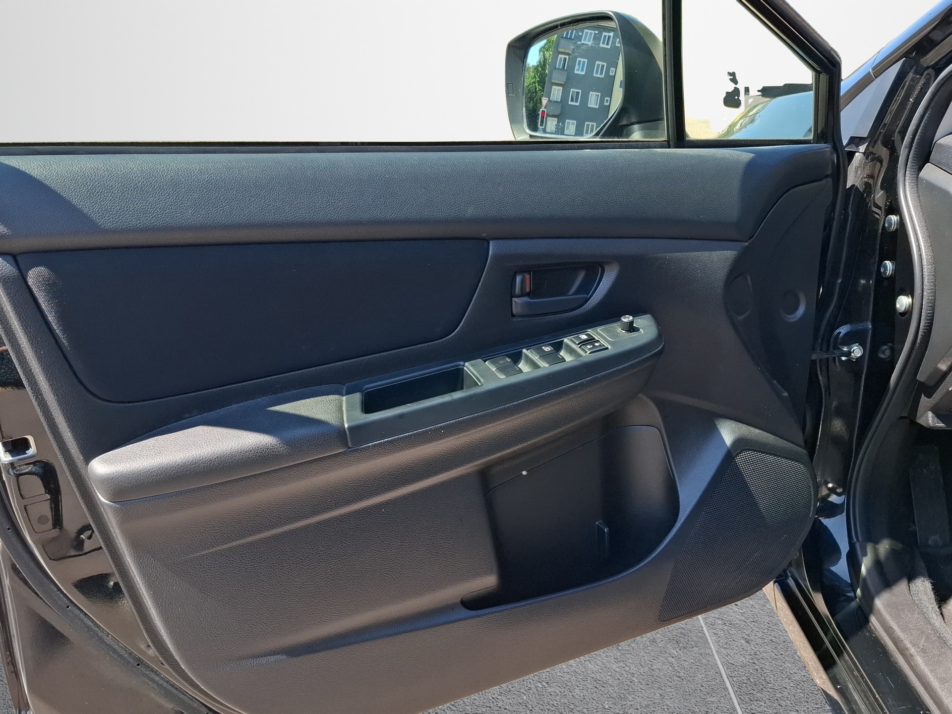 SUBARU Impreza 1.6 Swiss one-image-16