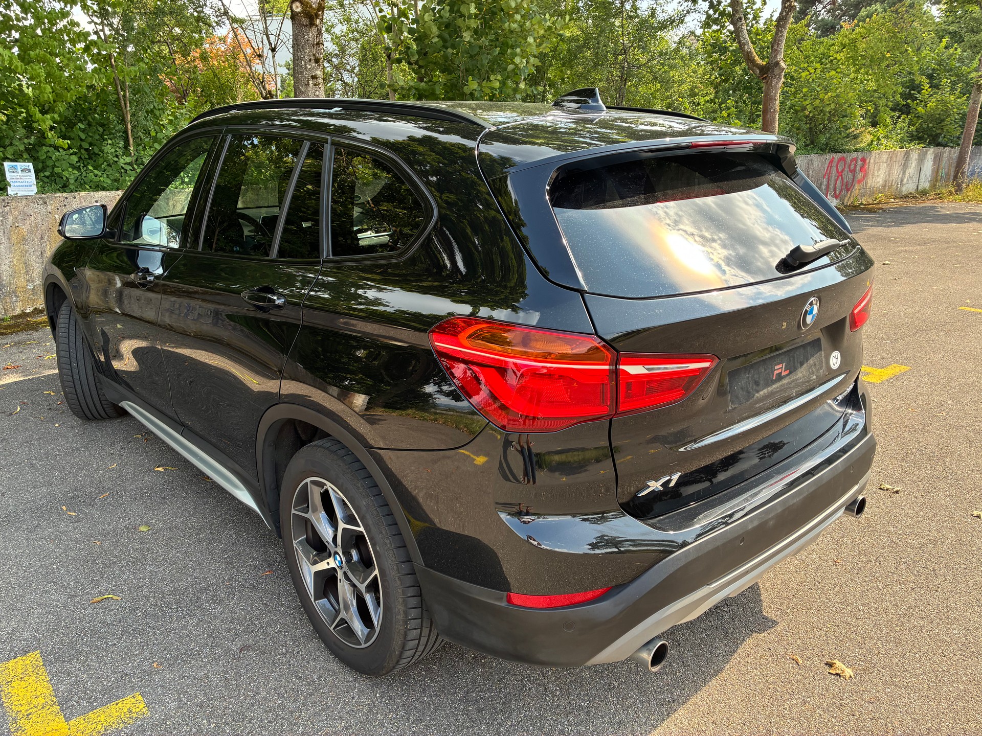 BMW X1 20i xDrive Steptronic mit xLine Ausstattung-image-1
