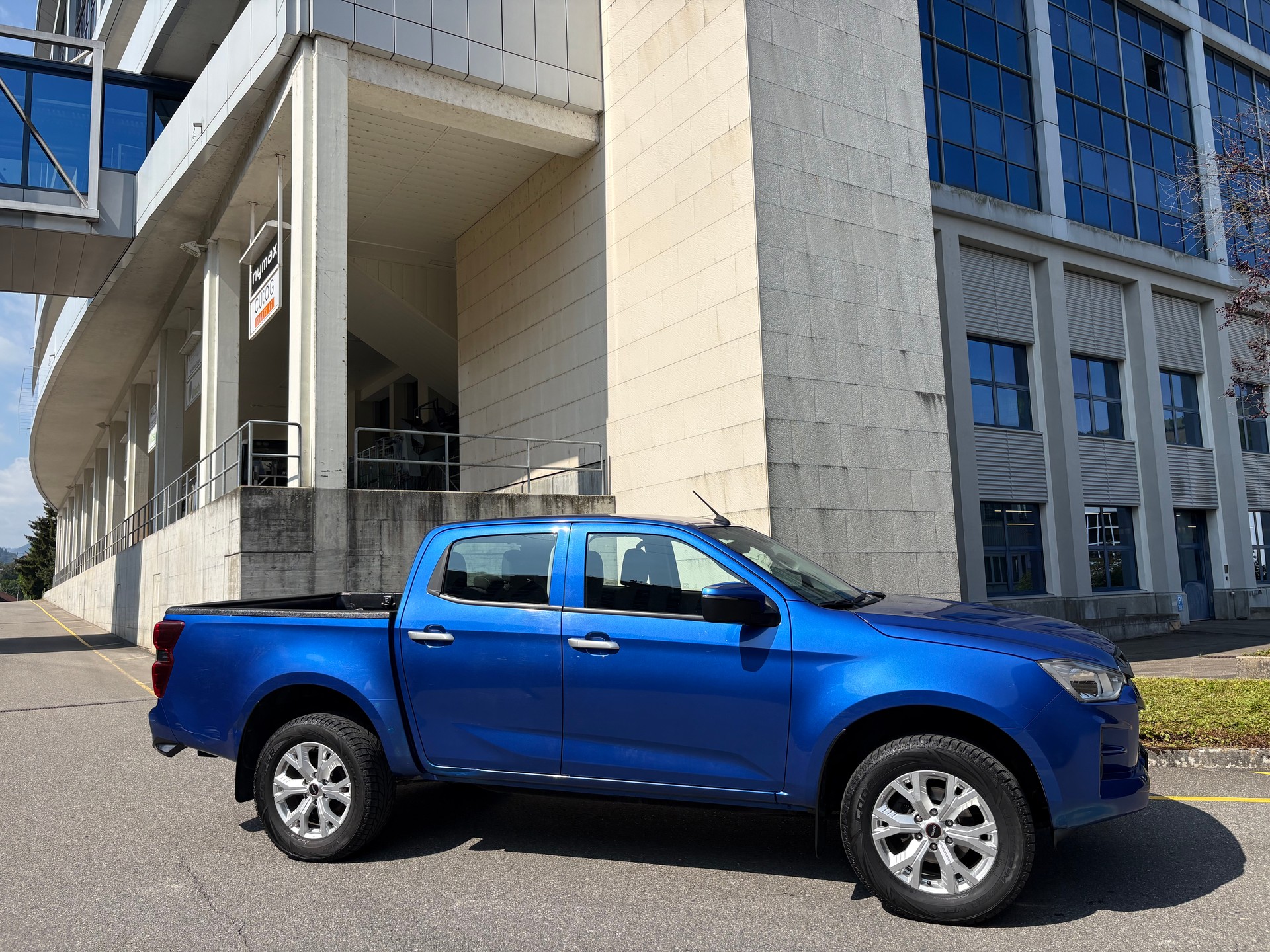 ISUZU D-MAX 1.9 CrewCab N60BB 4x4 AT-image-6