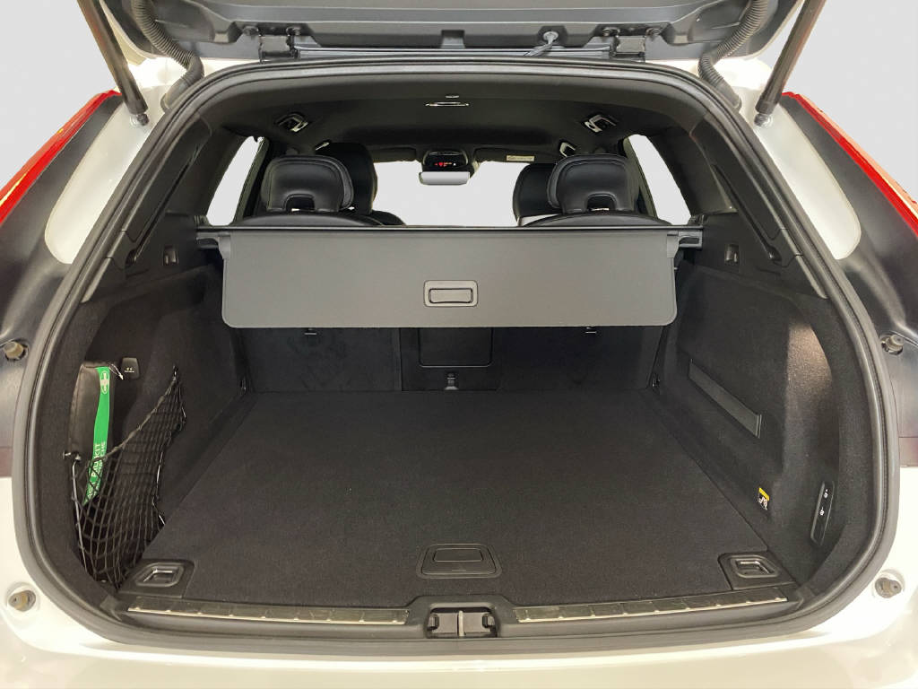 VOLVO XC60 2.0 D4 R-Design AWD-image-13
