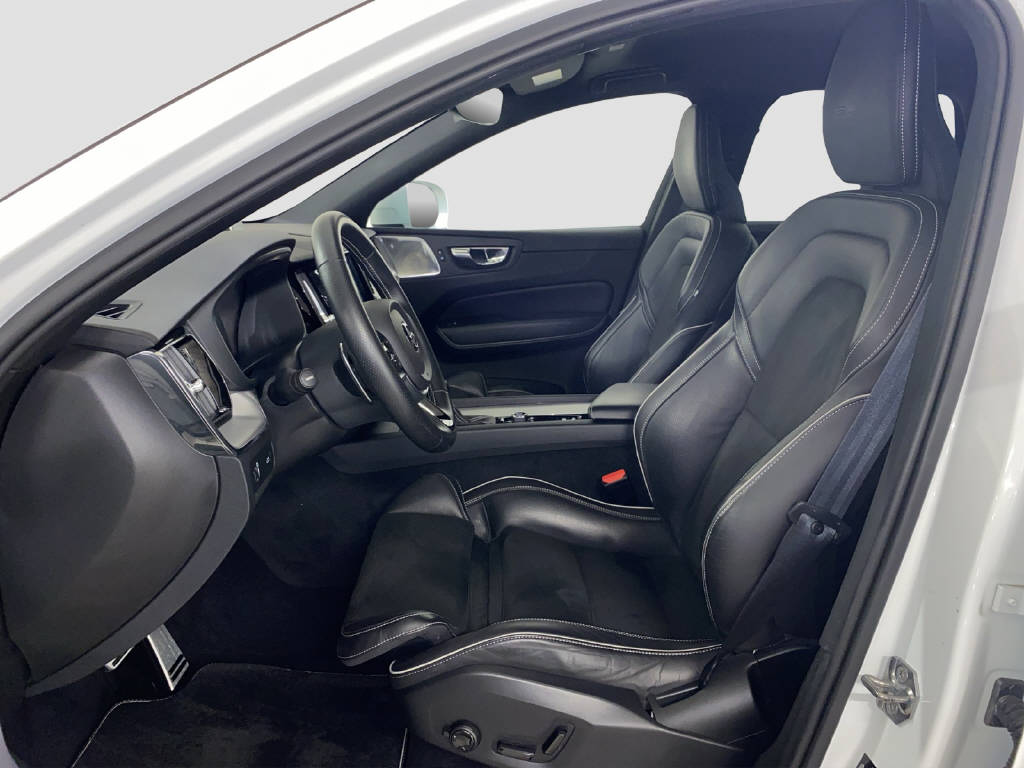 VOLVO XC60 2.0 D4 R-Design AWD-image-5