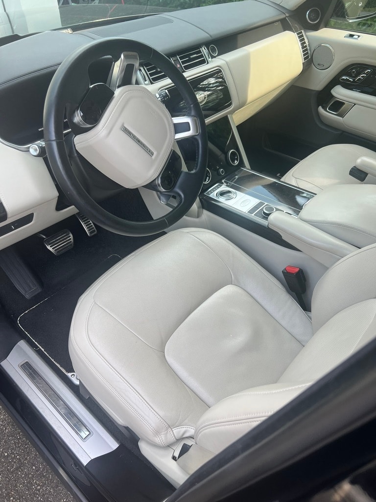LAND ROVER Autobiography-image-2