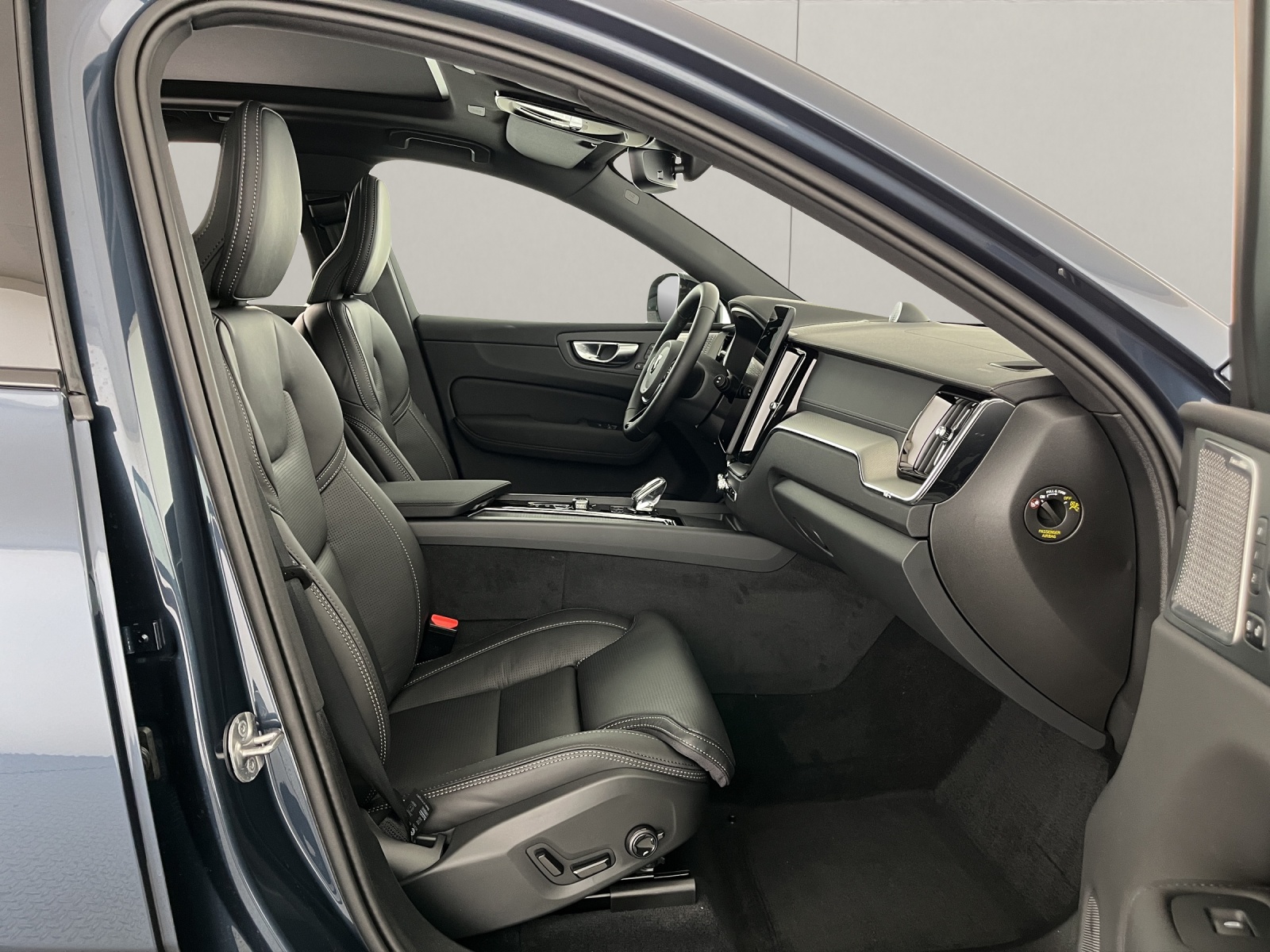VOLVO XC60 2.0 T8 TE Black Edition eAWD-image-12
