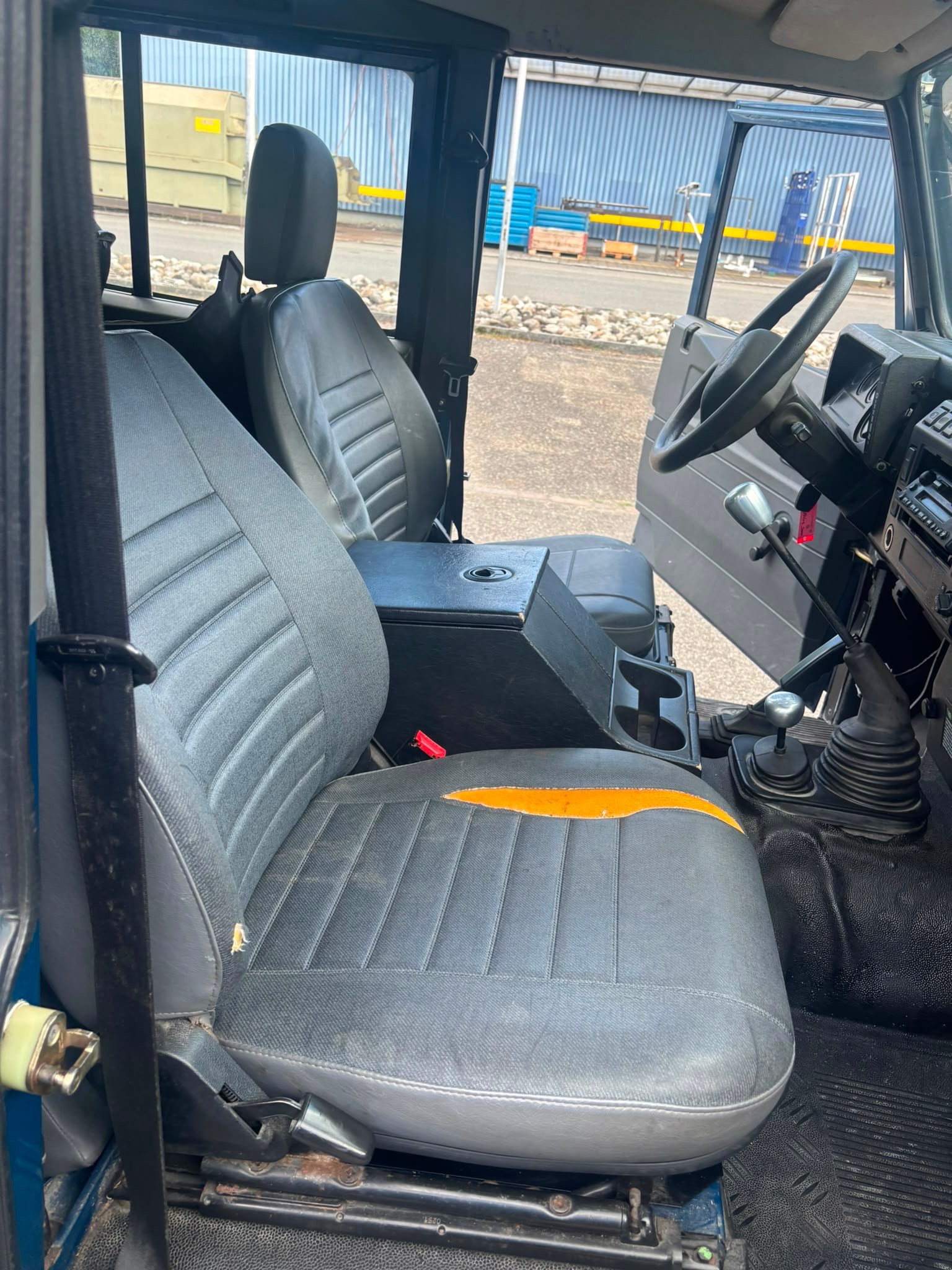 LAND ROVER Defender 110 SW 2.5 Td5-image-9