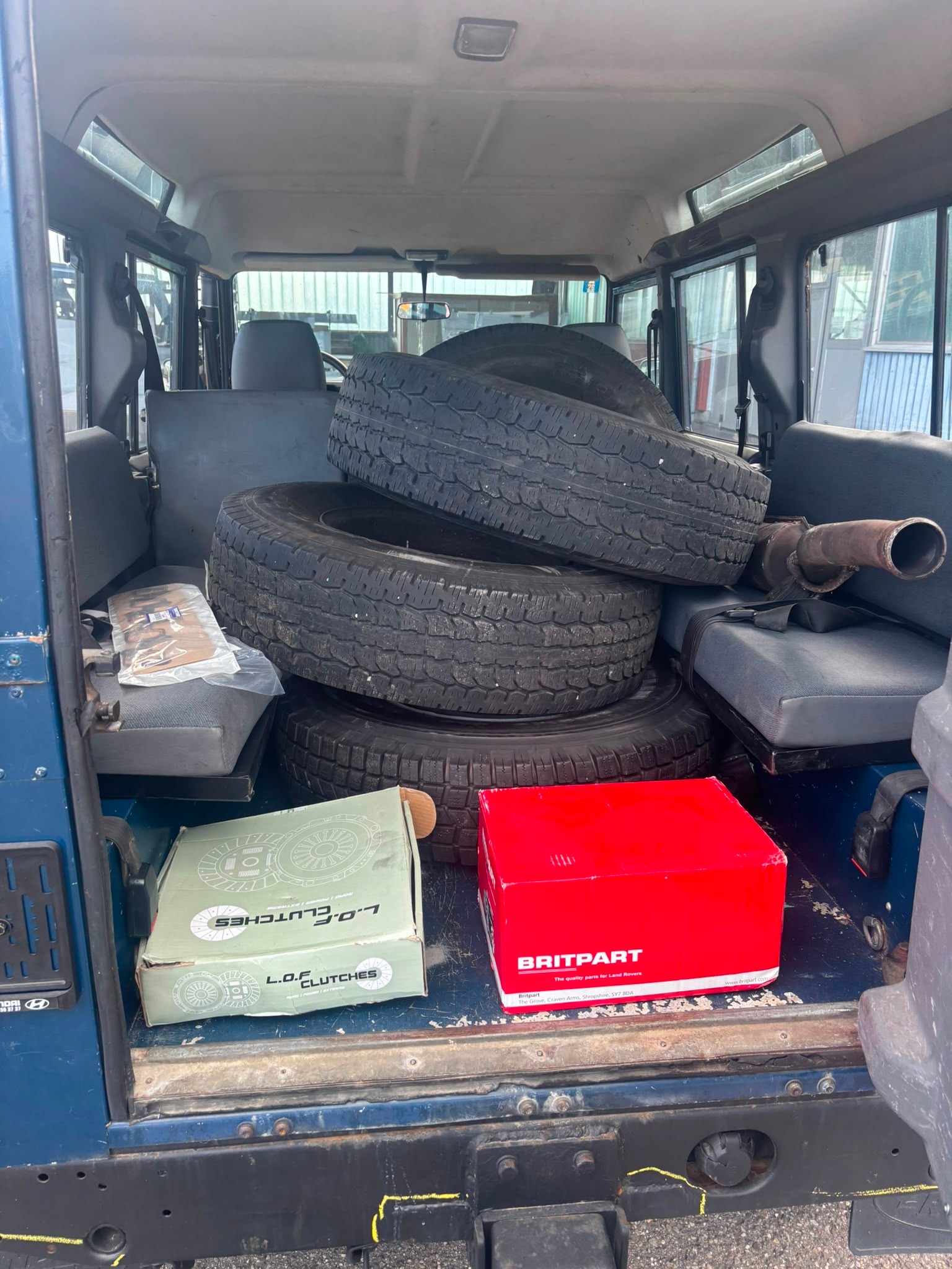 LAND ROVER Defender 110 SW 2.5 Td5-image-10