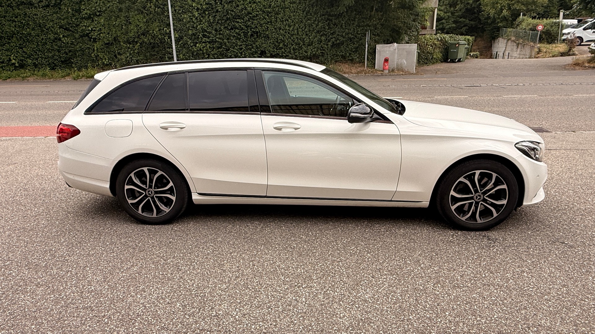 MERCEDES-BENZ C 250 d Swiss Star Exclusive 4Matic 9G-Tronic-image-3