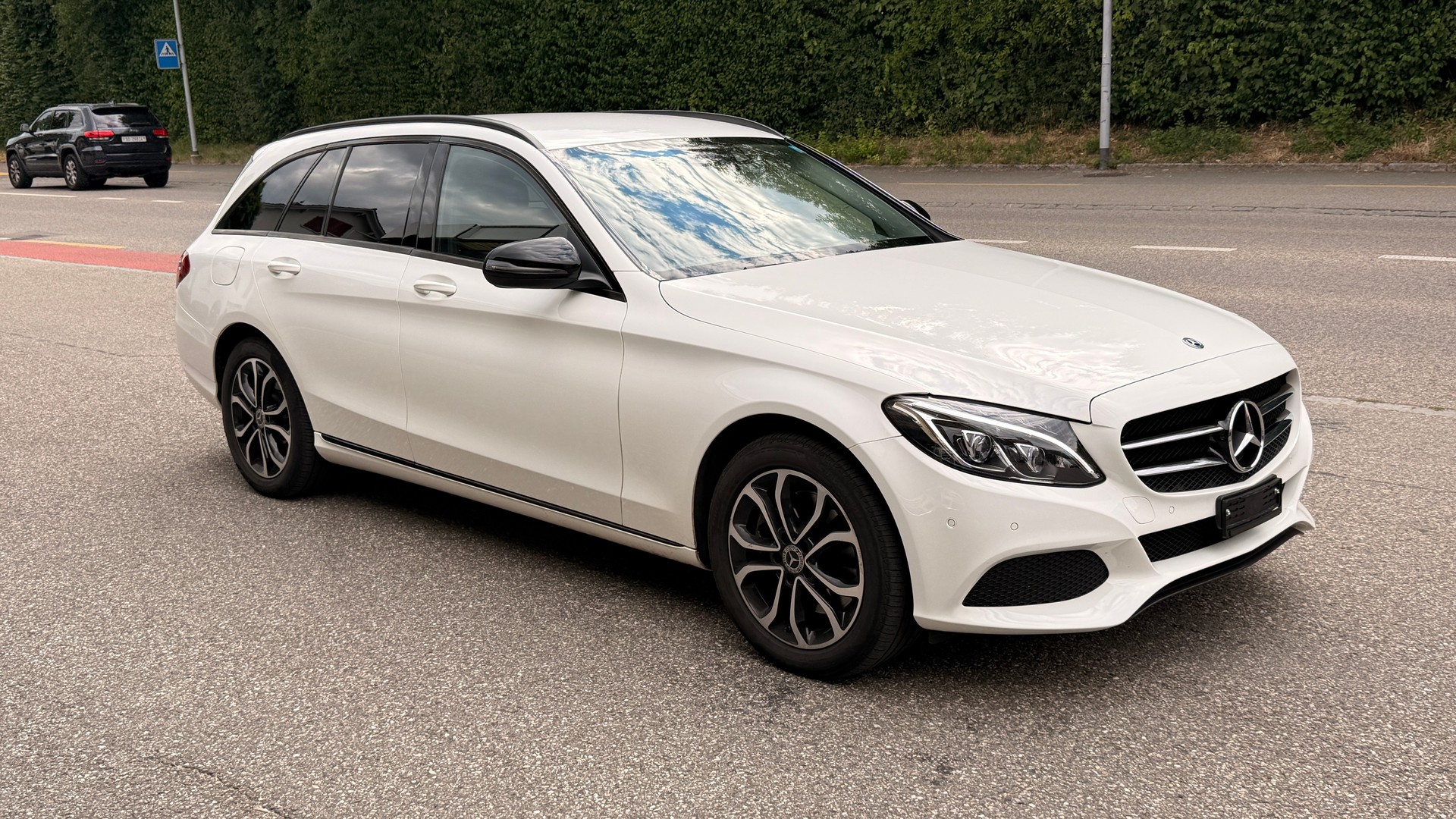 MERCEDES-BENZ C 250 d Swiss Star Exclusive 4Matic 9G-Tronic-image-2