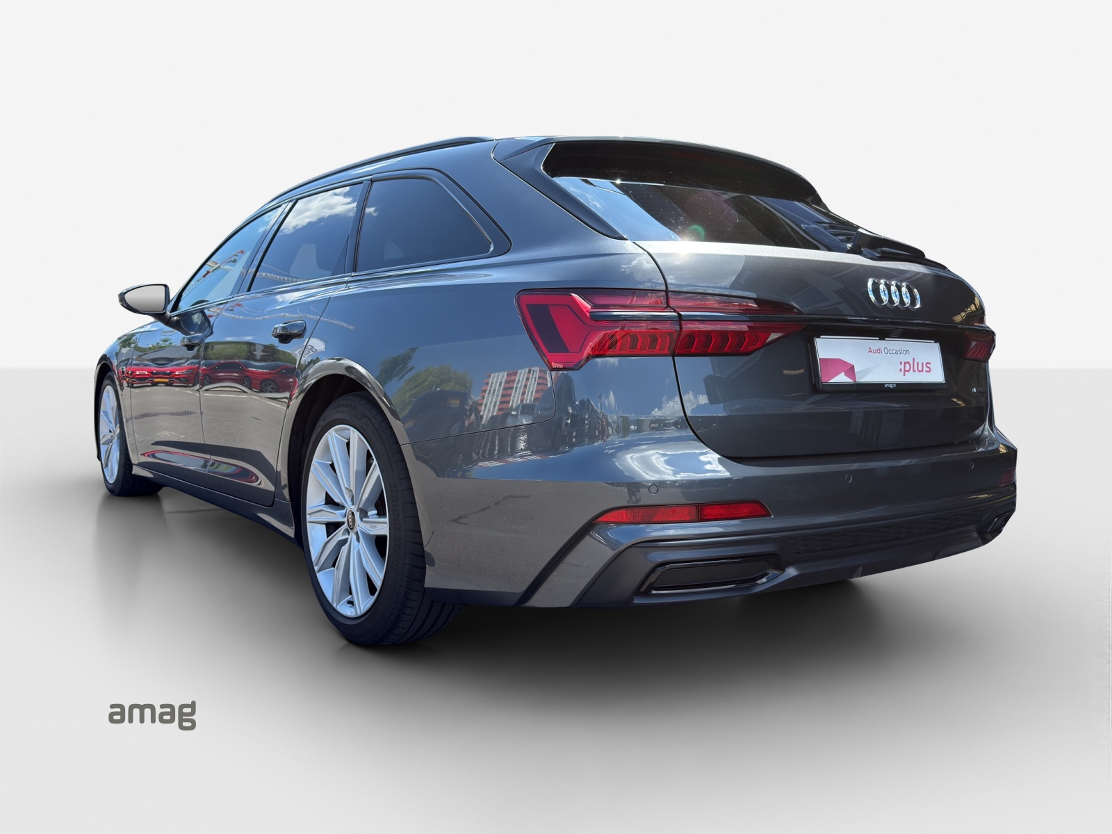 AUDI A6 Avant 45 TFSI quattro S-tronic-image-2