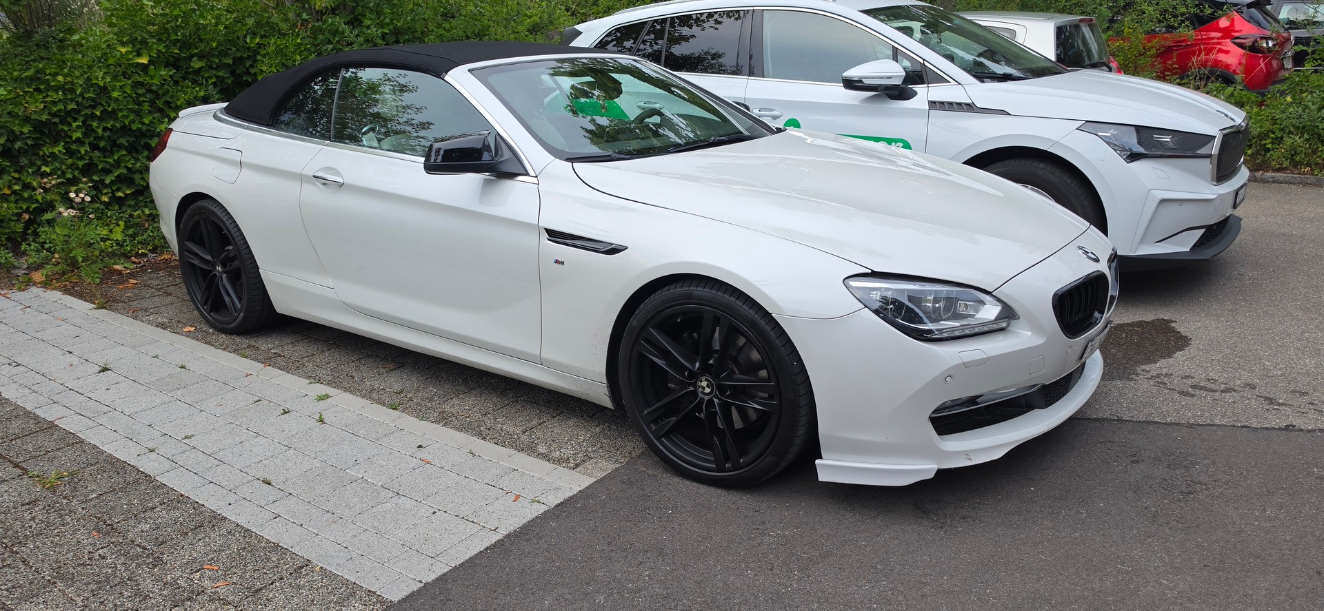 BMW 650i Cabrio-image-9