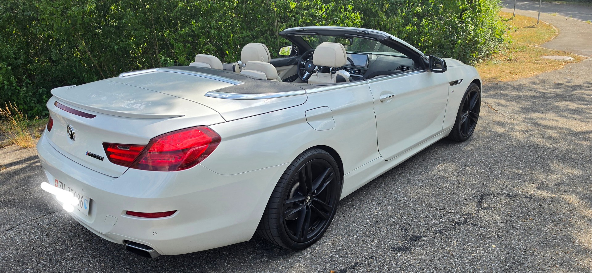 BMW 650i Cabrio-image-4