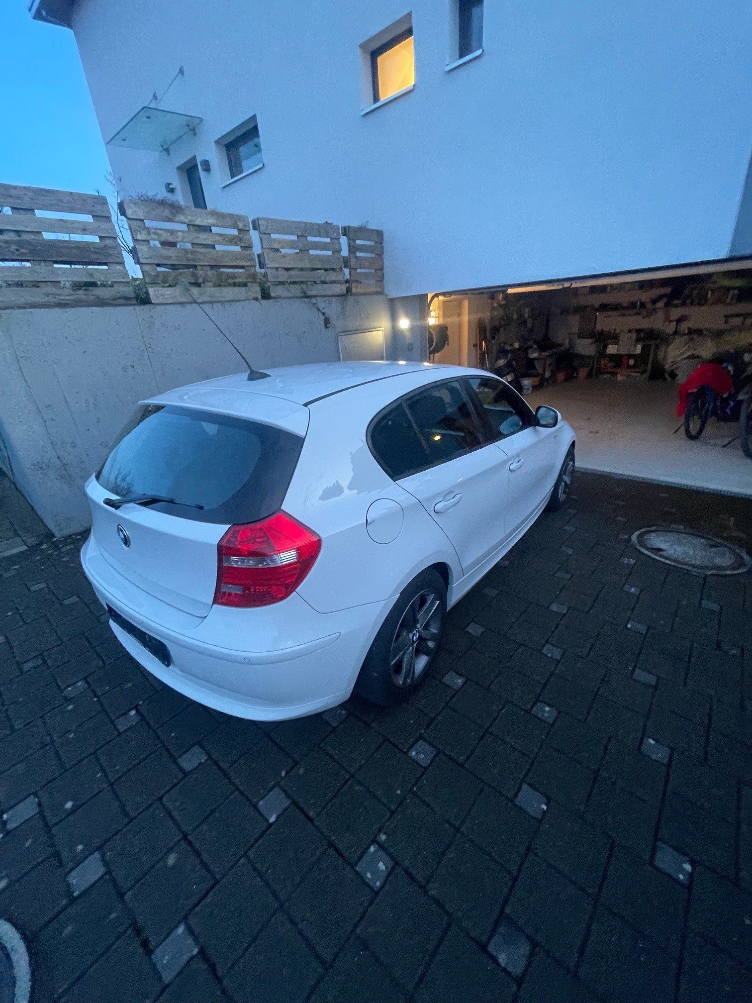 BMW 116i-image-2