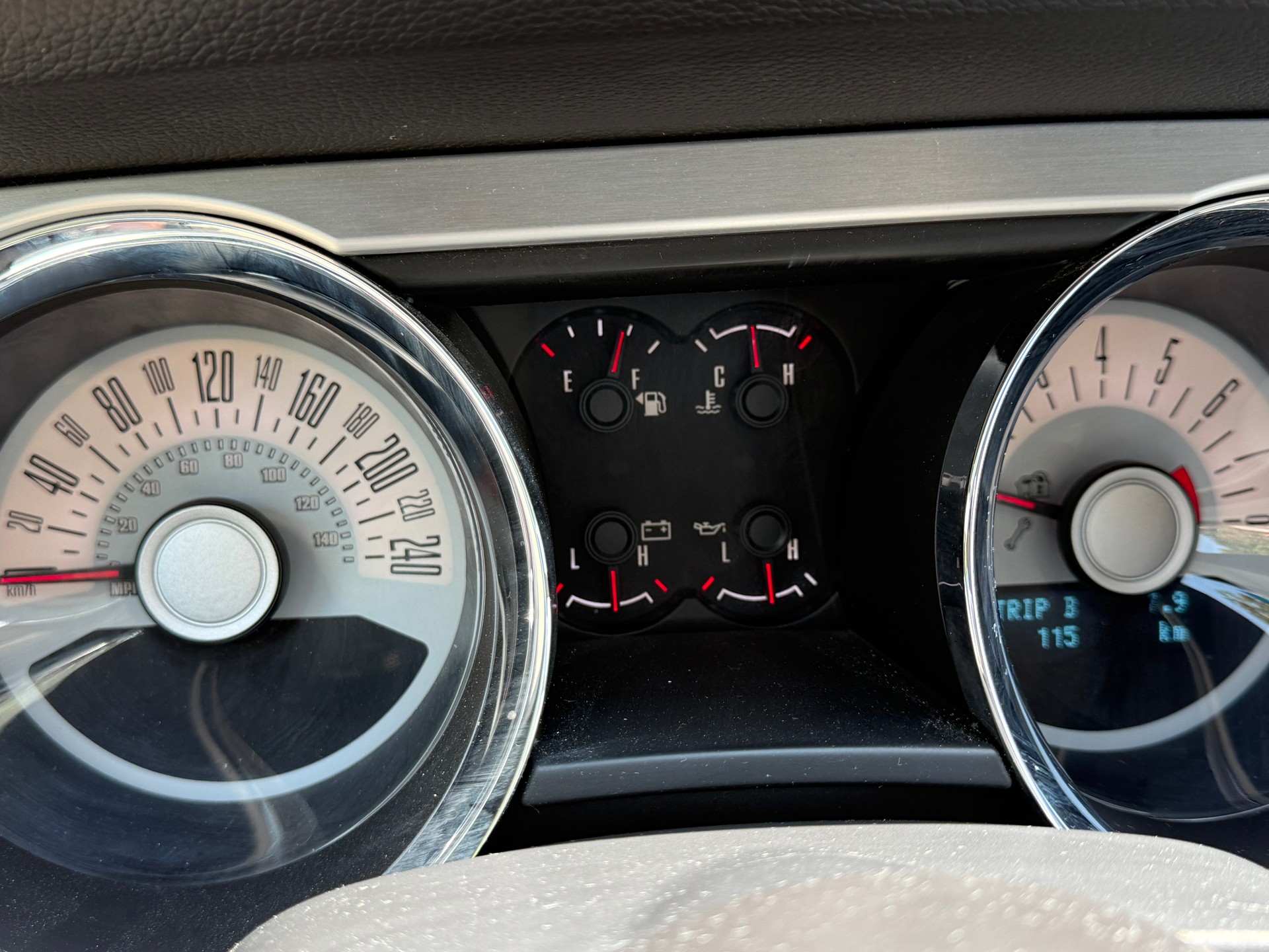 FORD MUSTANG GT 4.6-image-9