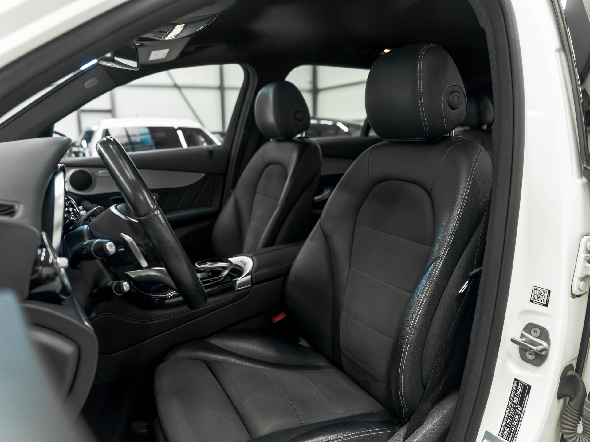 MERCEDES-BENZ GLC 350 e AMG Line 4Matic 7G-Tronic-image-9