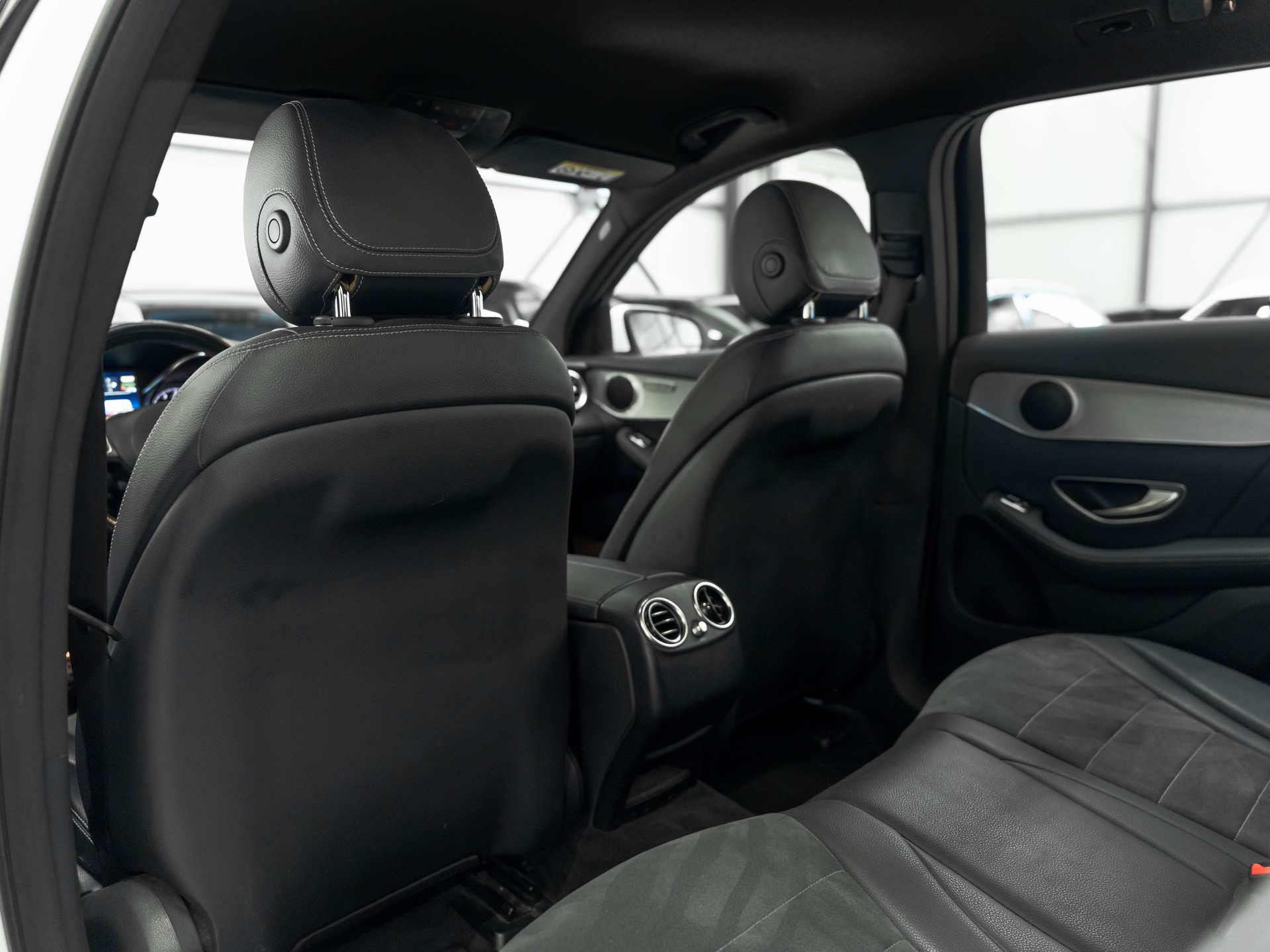 MERCEDES-BENZ GLC 350 e AMG Line 4Matic 7G-Tronic-image-10