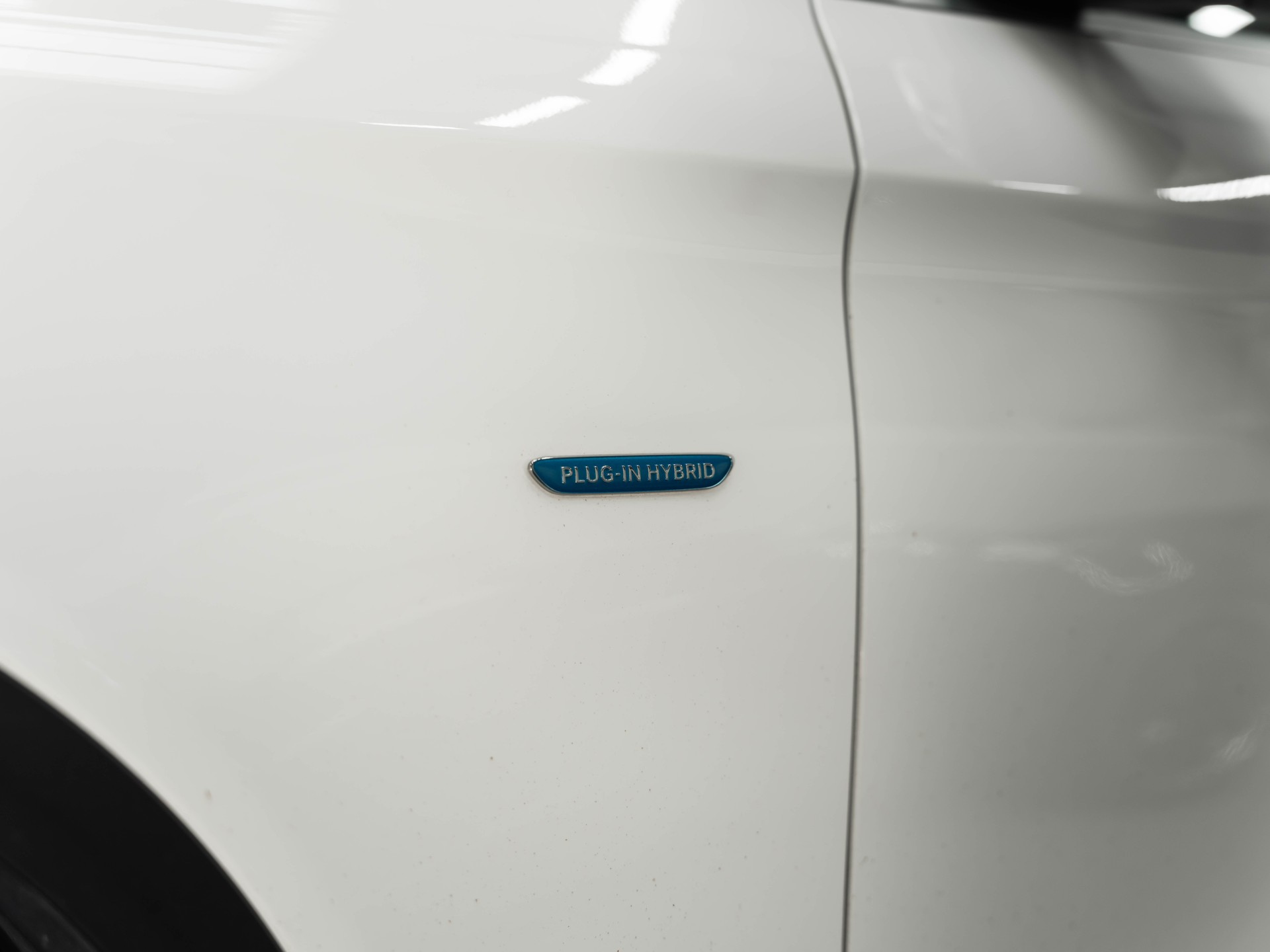MERCEDES-BENZ GLC 350 e AMG Line 4Matic 7G-Tronic-image-14