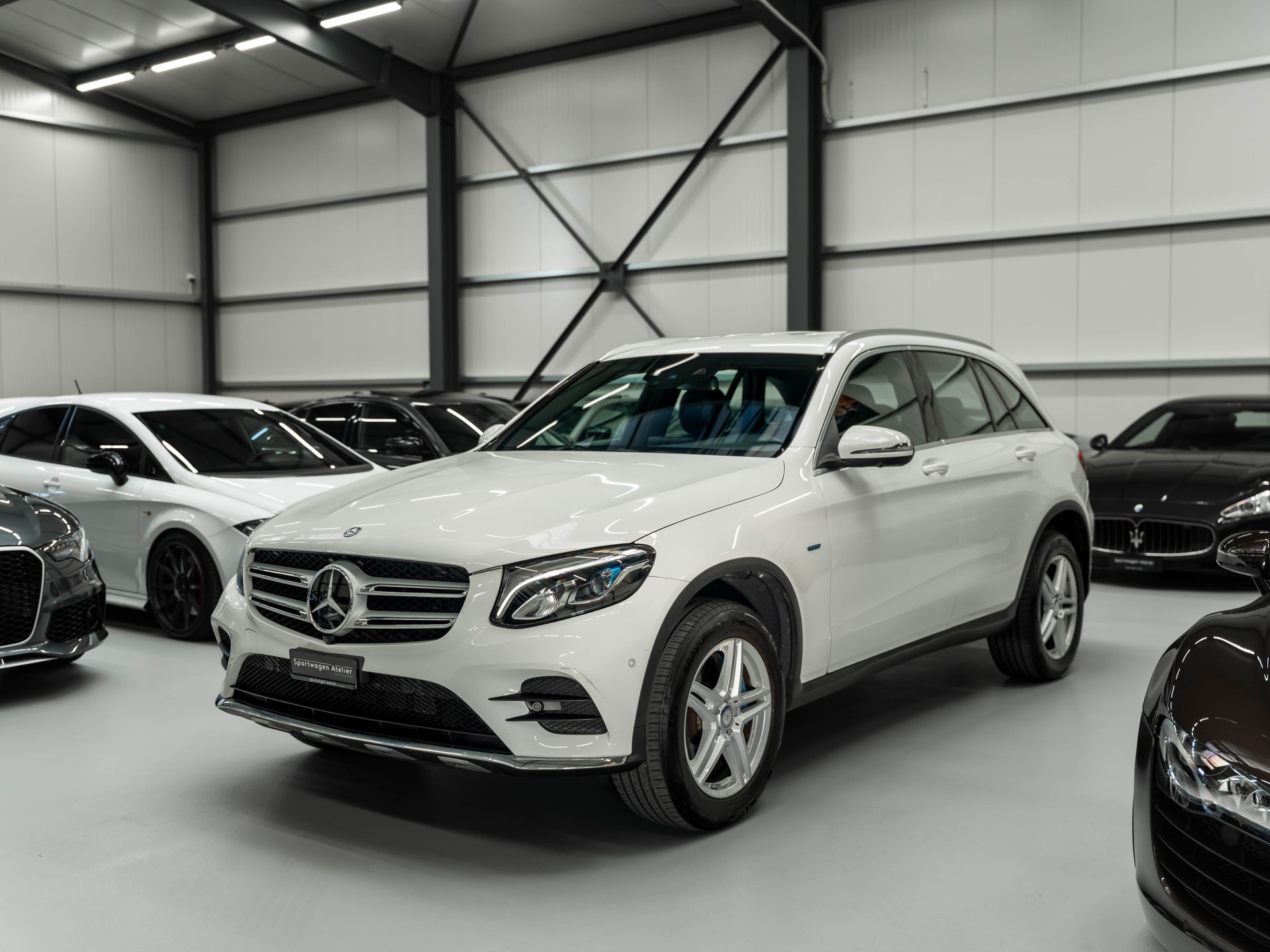 MERCEDES-BENZ GLC 350 e AMG Line 4Matic 7G-Tronic-image-0