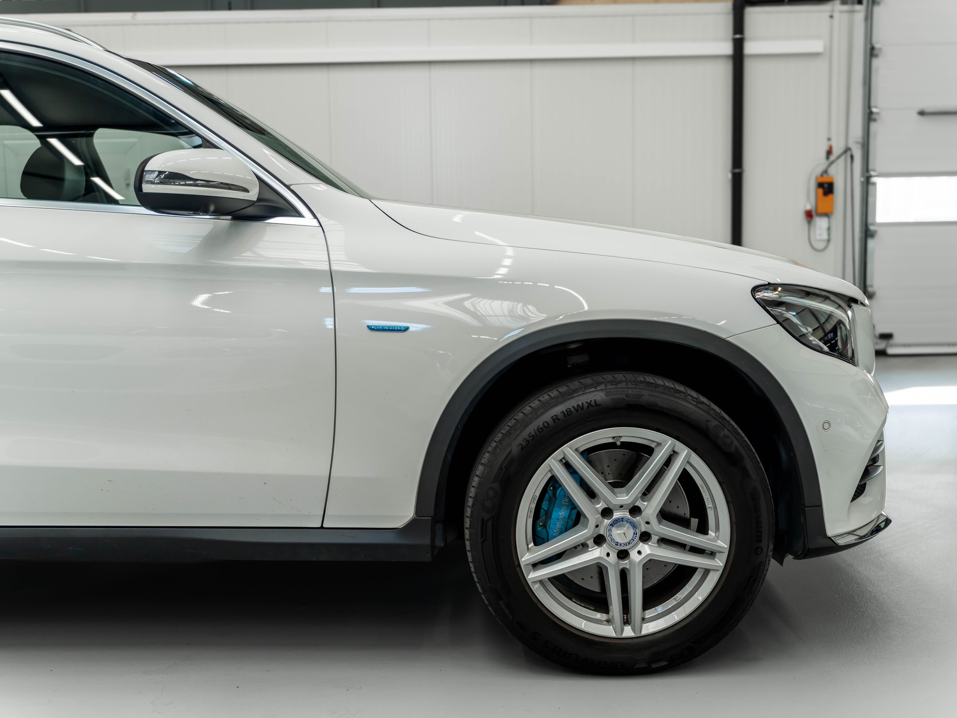 MERCEDES-BENZ GLC 350 e AMG Line 4Matic 7G-Tronic-image-18