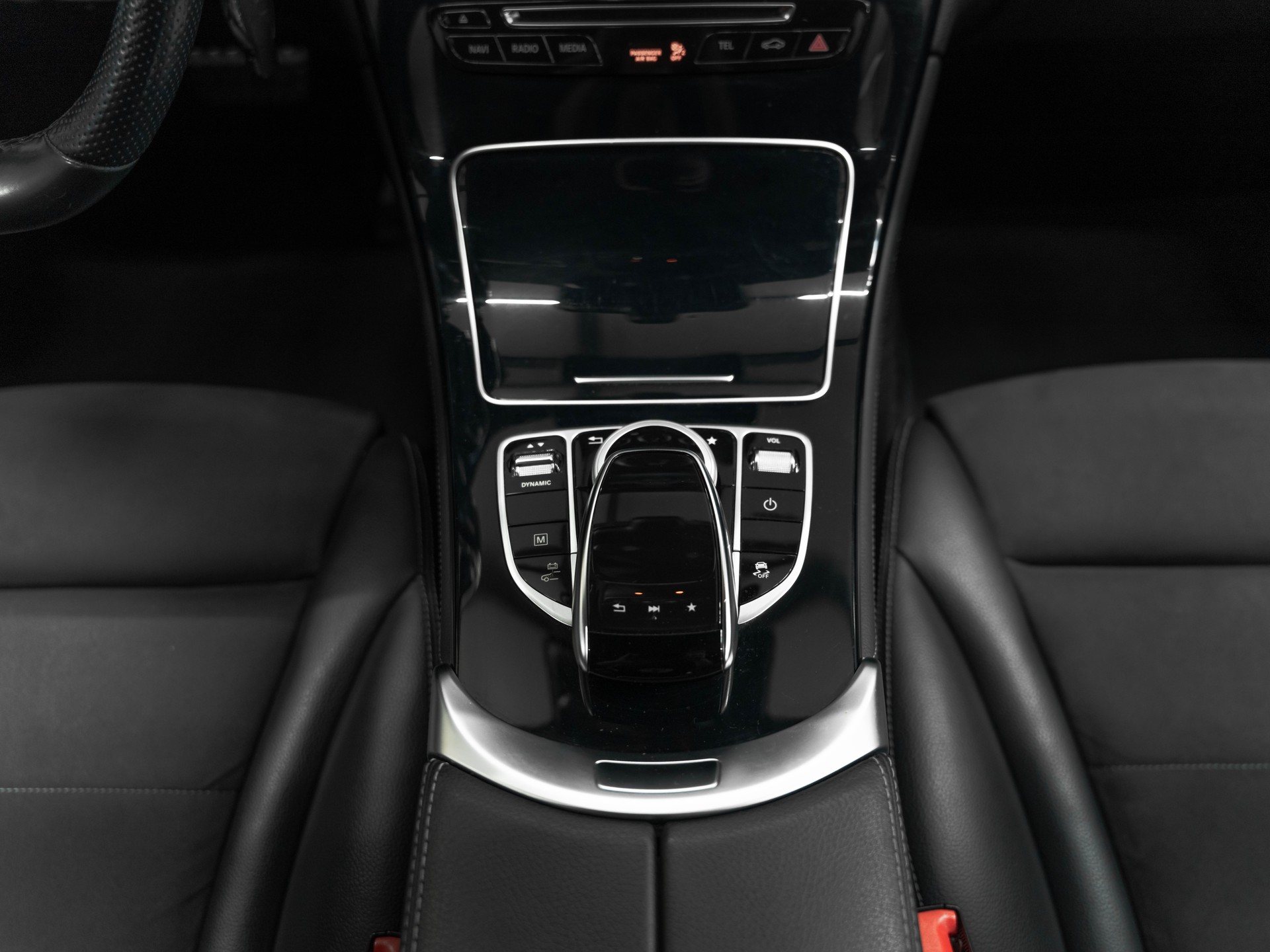 MERCEDES-BENZ GLC 350 e AMG Line 4Matic 7G-Tronic-image-22
