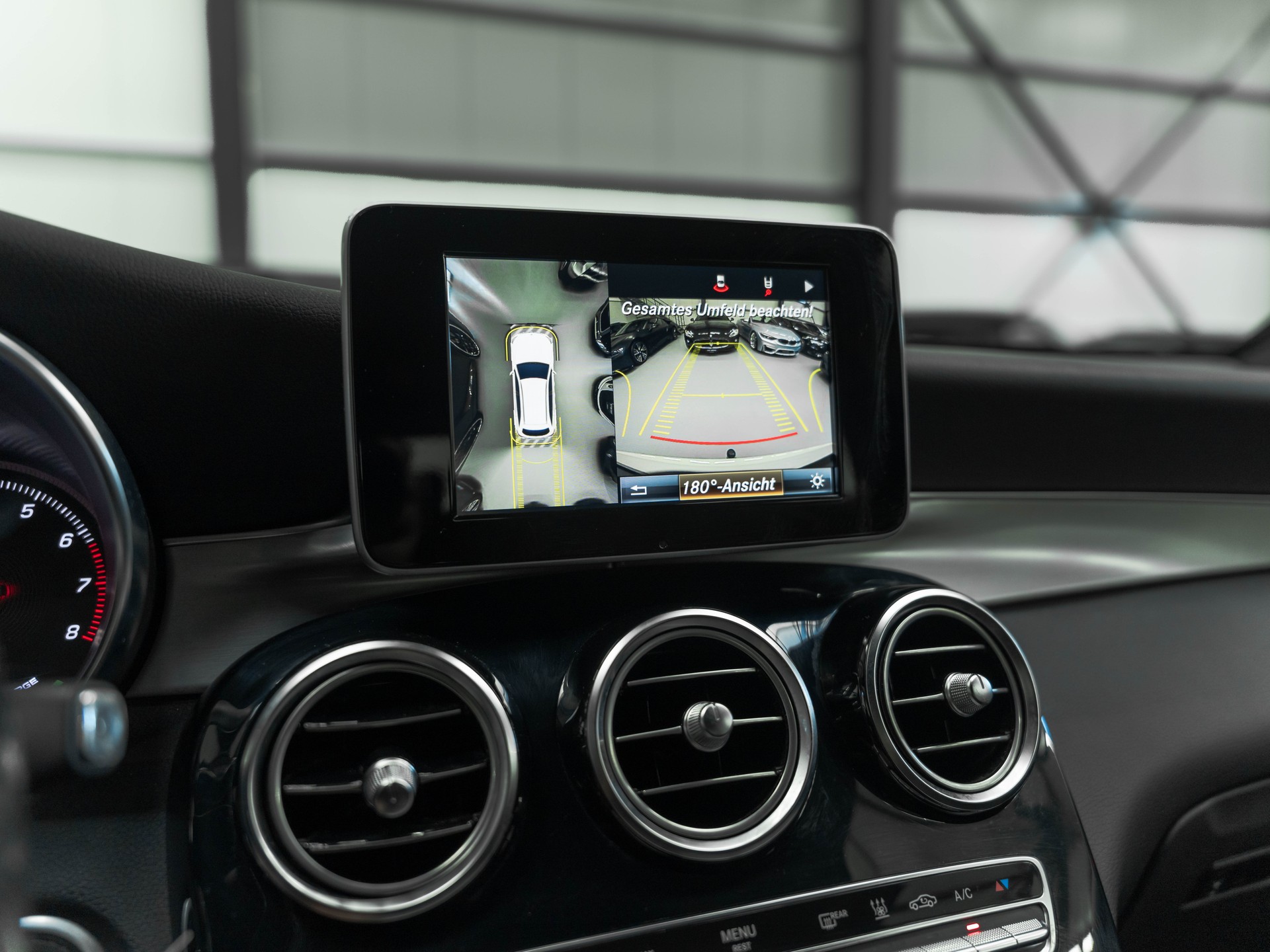 MERCEDES-BENZ GLC 350 e AMG Line 4Matic 7G-Tronic-image-24
